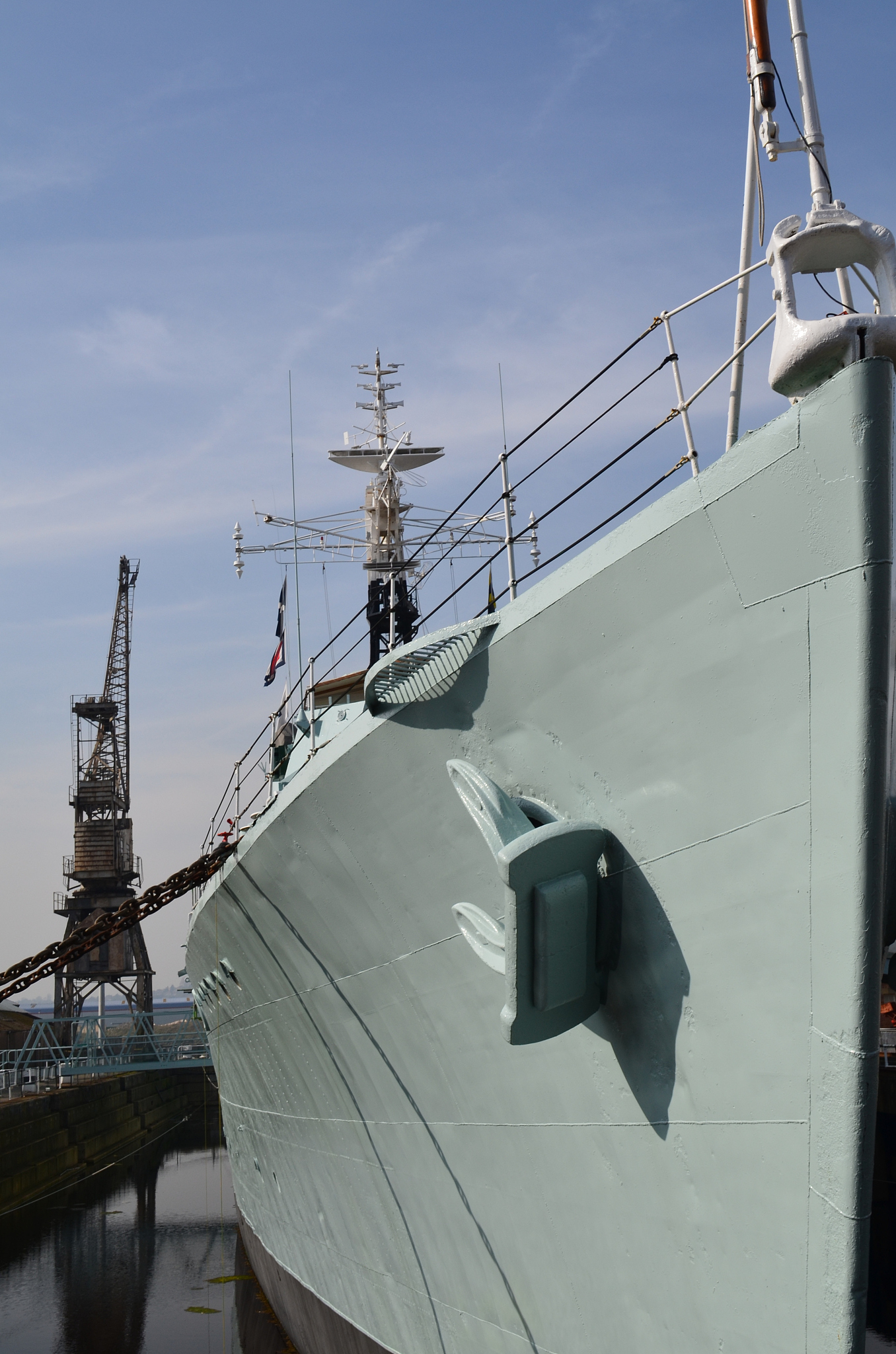 China Launches First Hydrogen-Powered Ship: Three Gorges Hydrogen Boat 1
