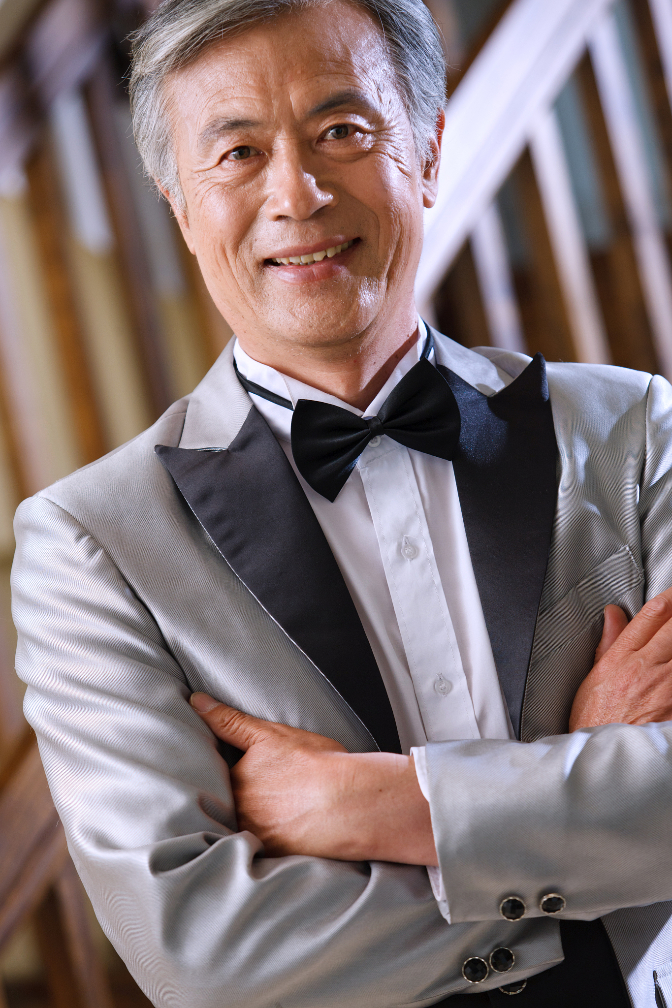 东方老年男人