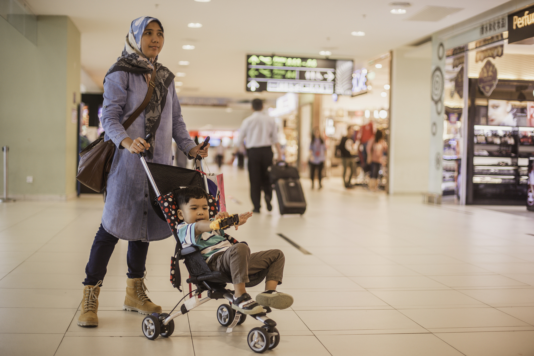 muslim woman in airport