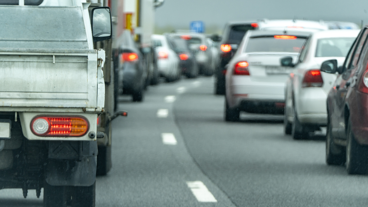 私家车征税利弊分析：缓解交通与污染，还是加重生活负担？