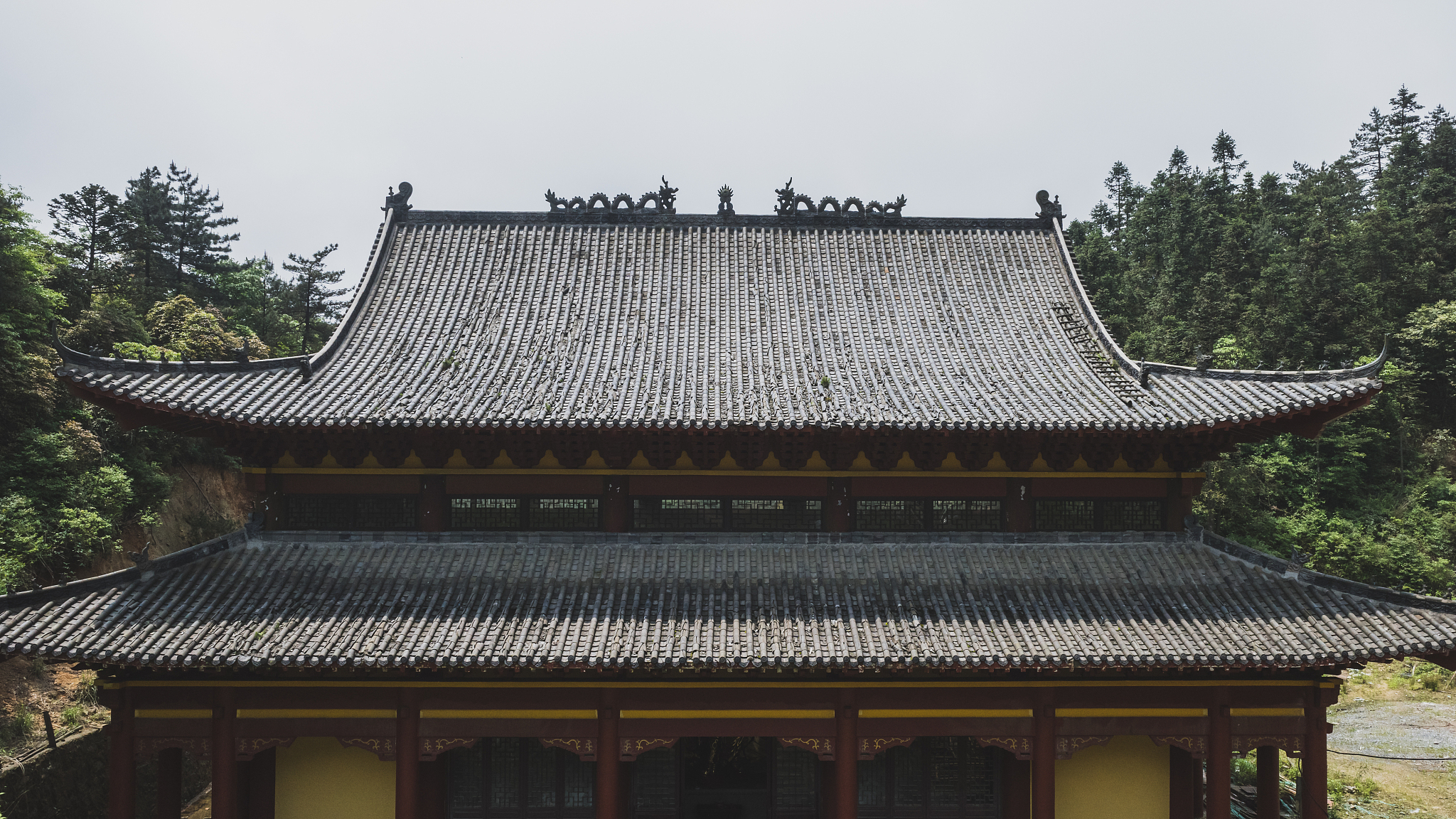 mingyue buddhist temple, on mingyue moutain, jiangxi, china