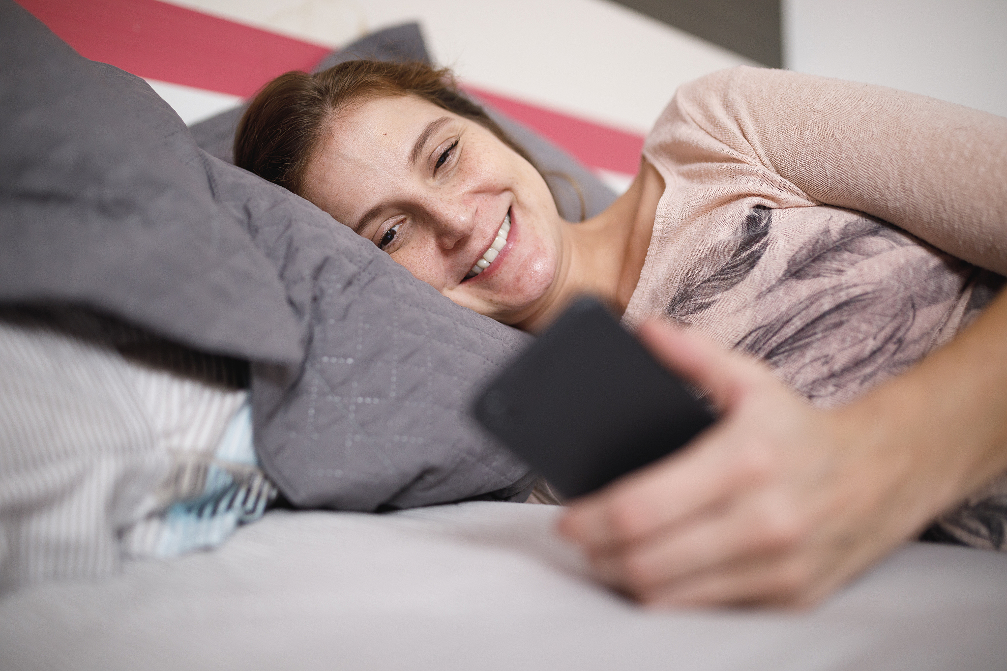 女生说我们关系超越朋友关系是但是我约她他不出来回答加拓展