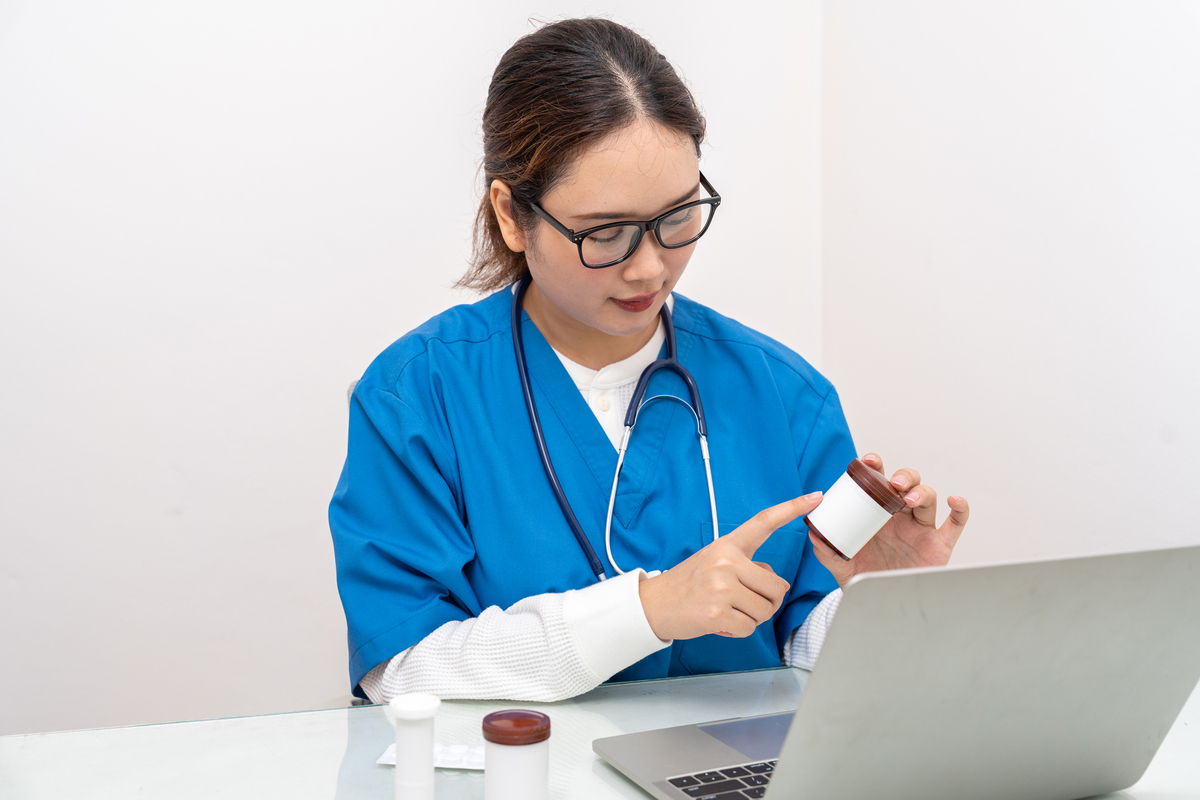 护理专业就业前景广阔：职业发展路径解析