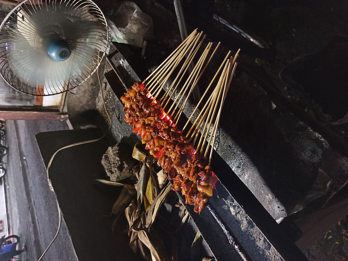 解析《人生一串》：中国餐饮文化呈现与社会影响力