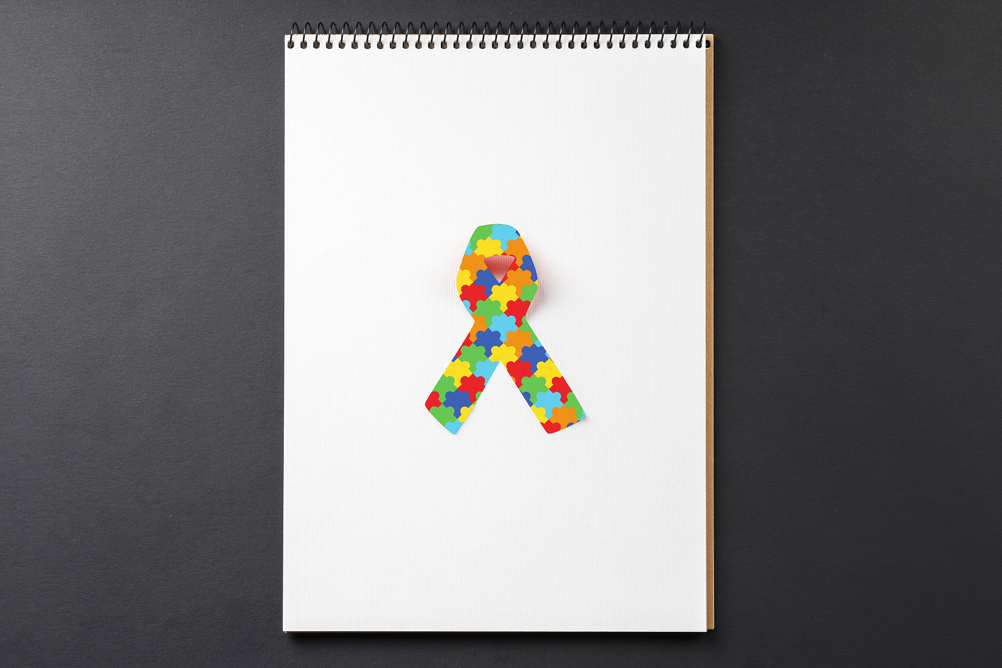 小学生自闭症：了解原因、症状及干预策略