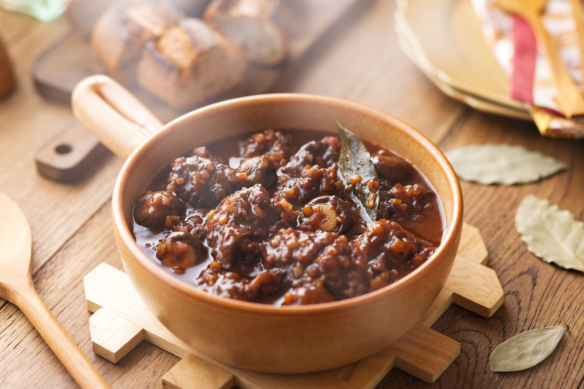 我正在进行一场关于蘑菇酱的带货直播 请给我一些文案