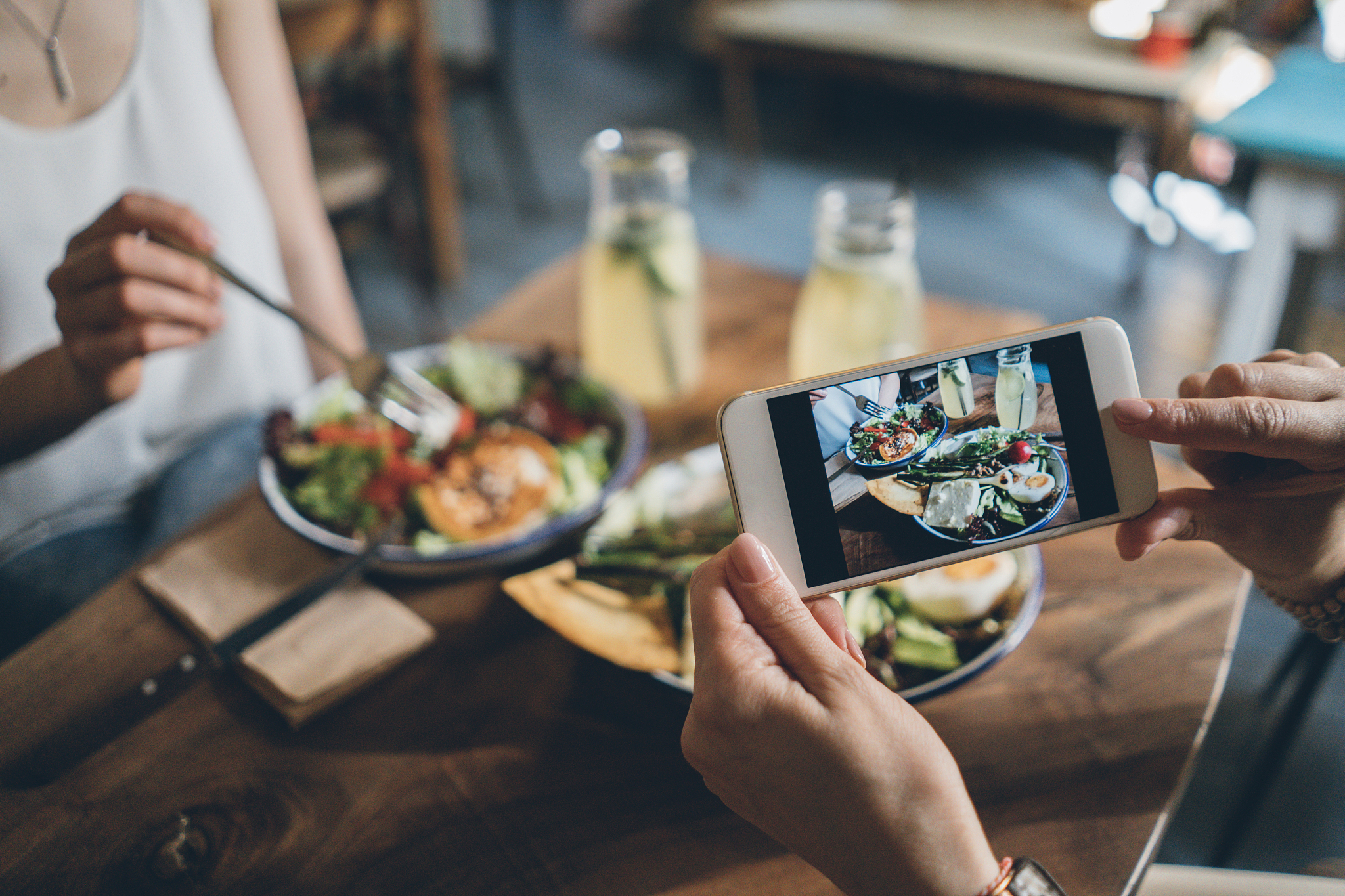 校园美食之旅：抖音短视频策划方案