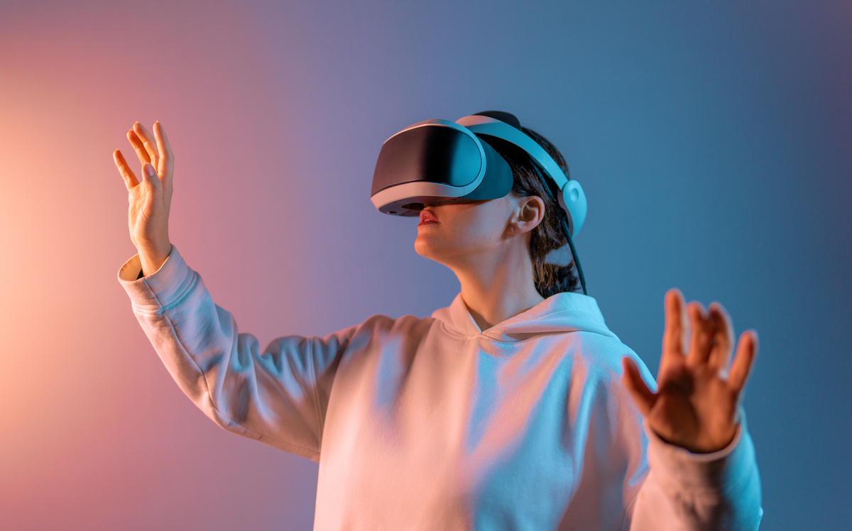 VR虚拟现实技术定义及应用领域 - 沉浸式体验的未来
