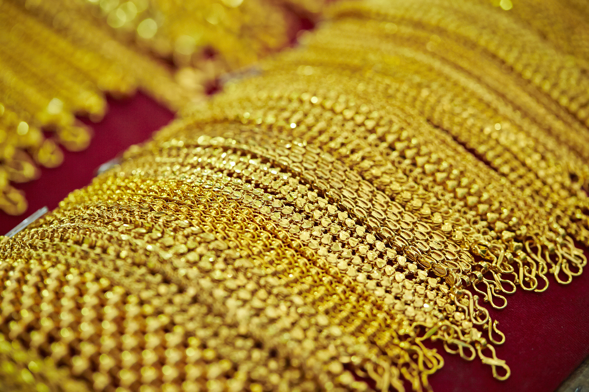 请帮我写1篇650字的博客文章主题是：万足金和千足金的区别