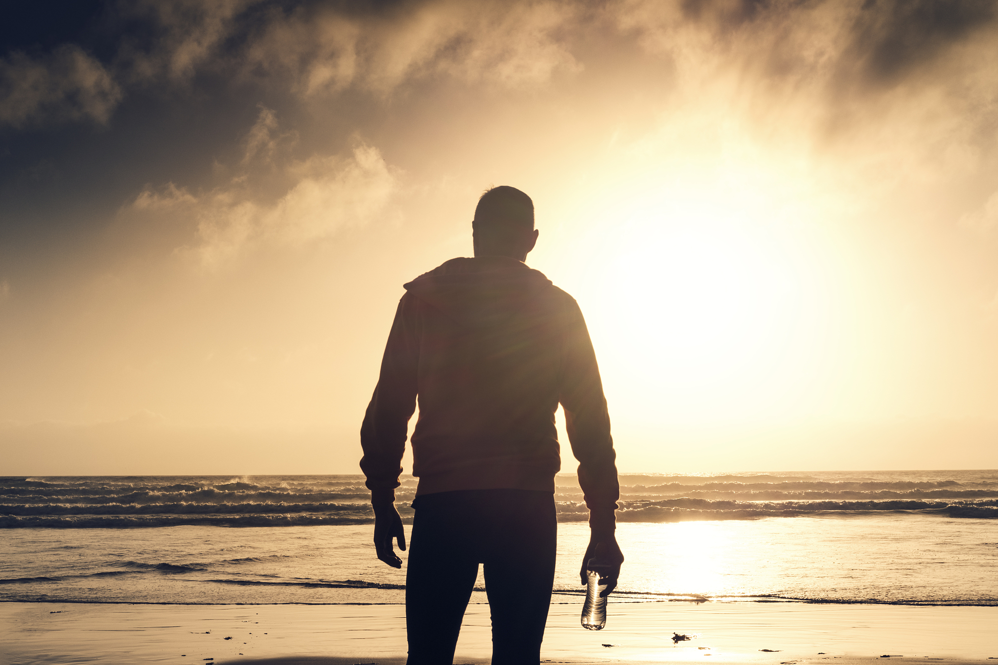 中年男人的深情感悟：珍惜生命，经营爱情，实现梦想