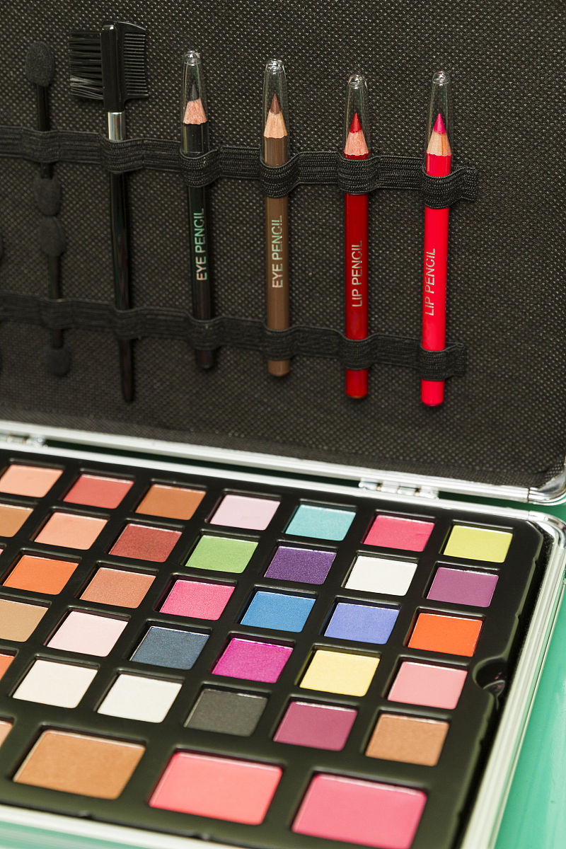 惊艳美妆产品推荐！让你散发自信魅力！