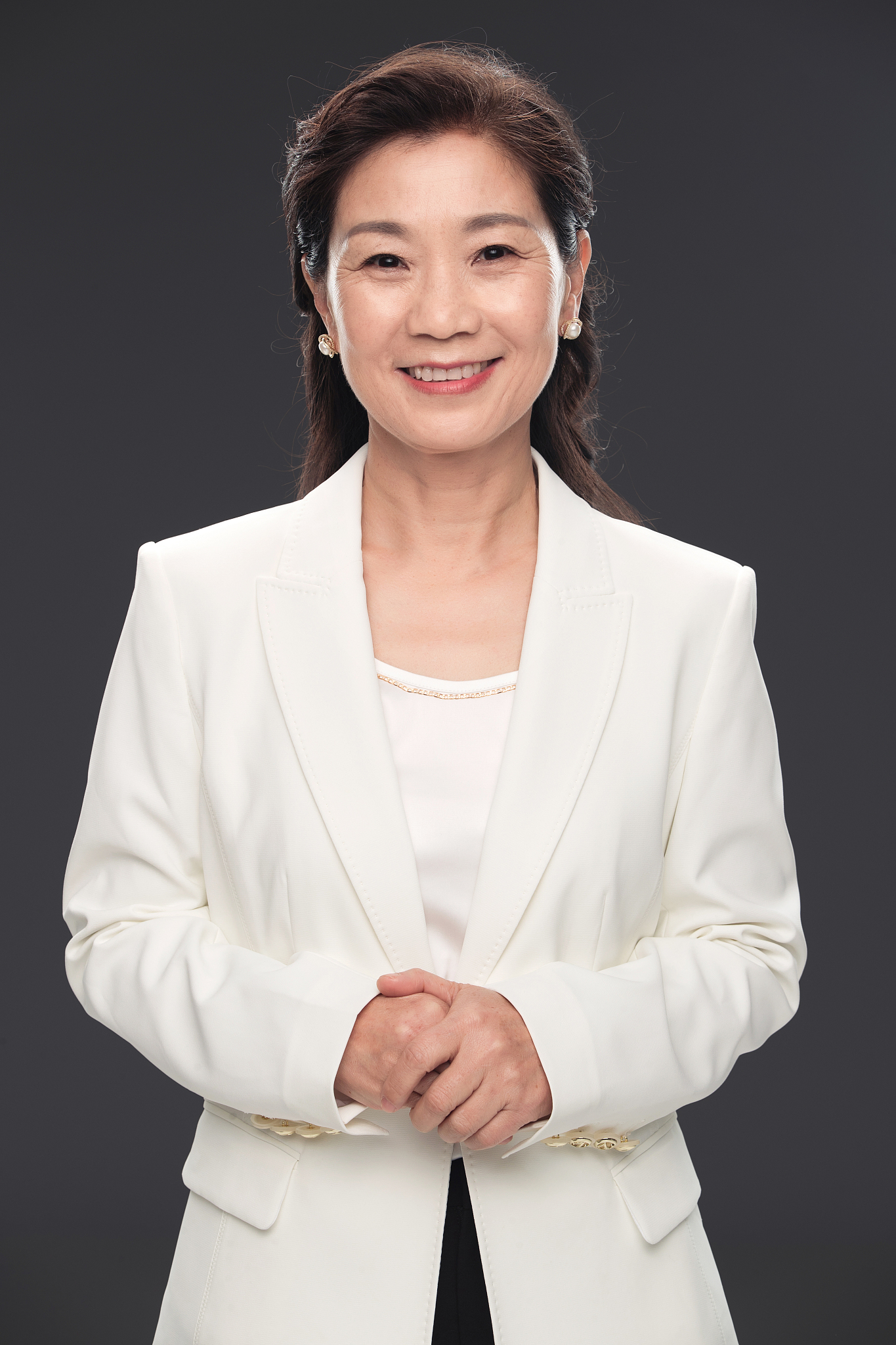 优雅的成熟商务女士
