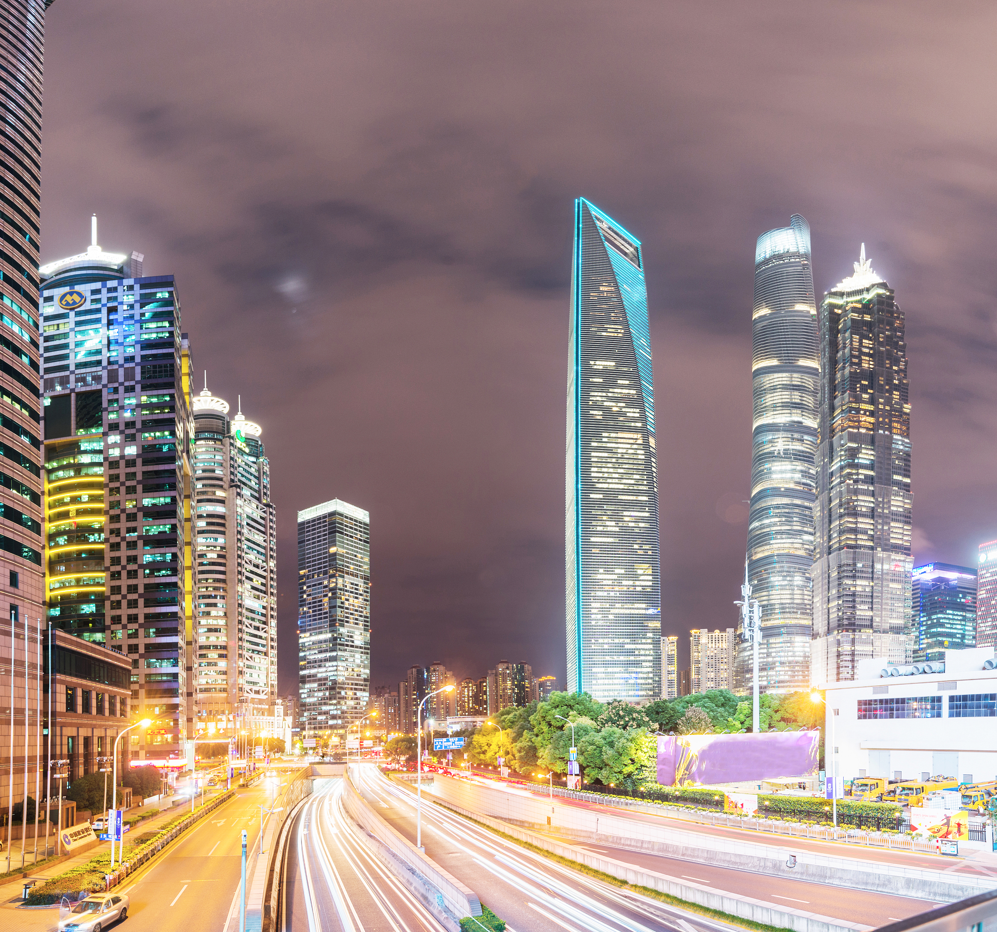 今天我寒夜里看雪飘过怀着冷却了的心窝飘远方风雨里追赶雾里分不清影踪天空海阔你与我可会变谁没在变多少次迎着冷眼与嘲笑从没有放弃过心中的理想一刹那恍惚若有所失的感觉不知不觉已变淡心里爱谁明白我原谅我这一生不羁放纵爱自由也会怕有一天会跌倒 oh no 背弃了理想谁人都可以哪会怕有一天只你共我今天我寒夜里看雪飘过怀着冷却了的心窝飘远方风雨里追赶雾里分不清影踪天空海阔你与我可会变谁没在变原谅我这一生不羁放纵
