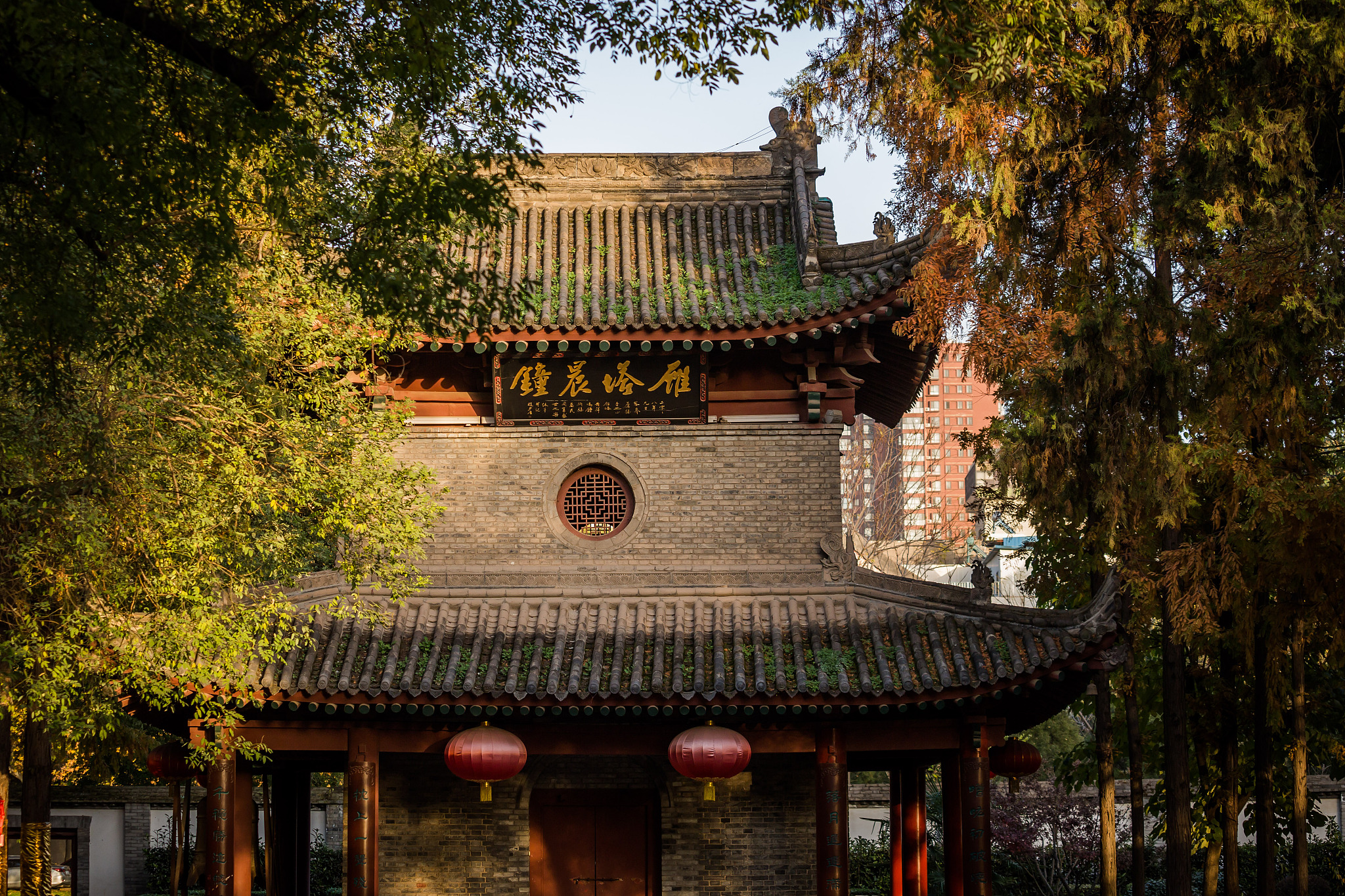 西安建筑幕墙工程资质办理指南：挑战与机遇