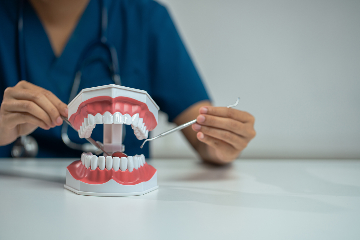 口腔医学的优势：改善口腔健康、提升生活质量