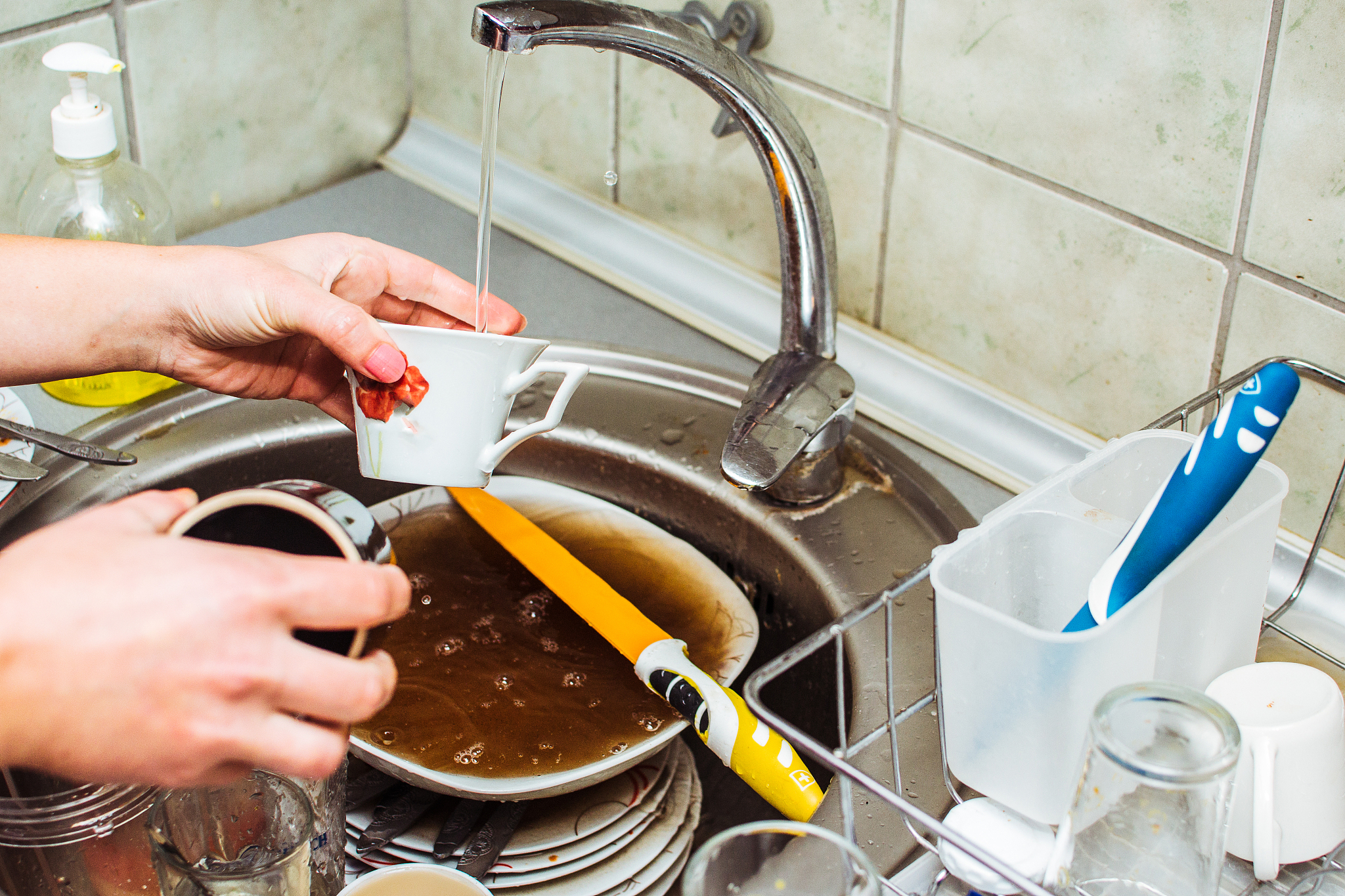 如何除去厨房垃圾中的油水