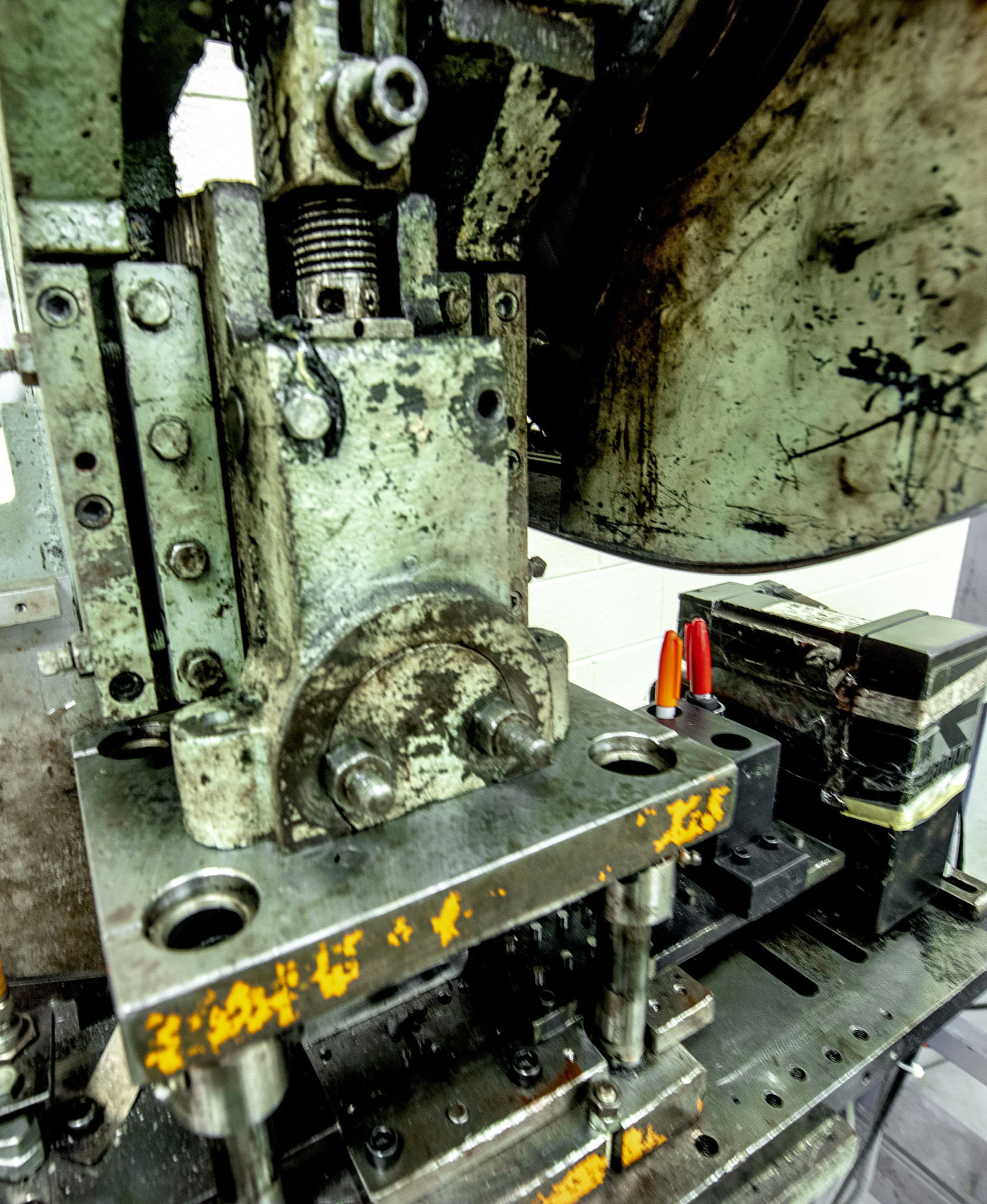 快熟成型加工与传统的机械加工相比具有那些优点