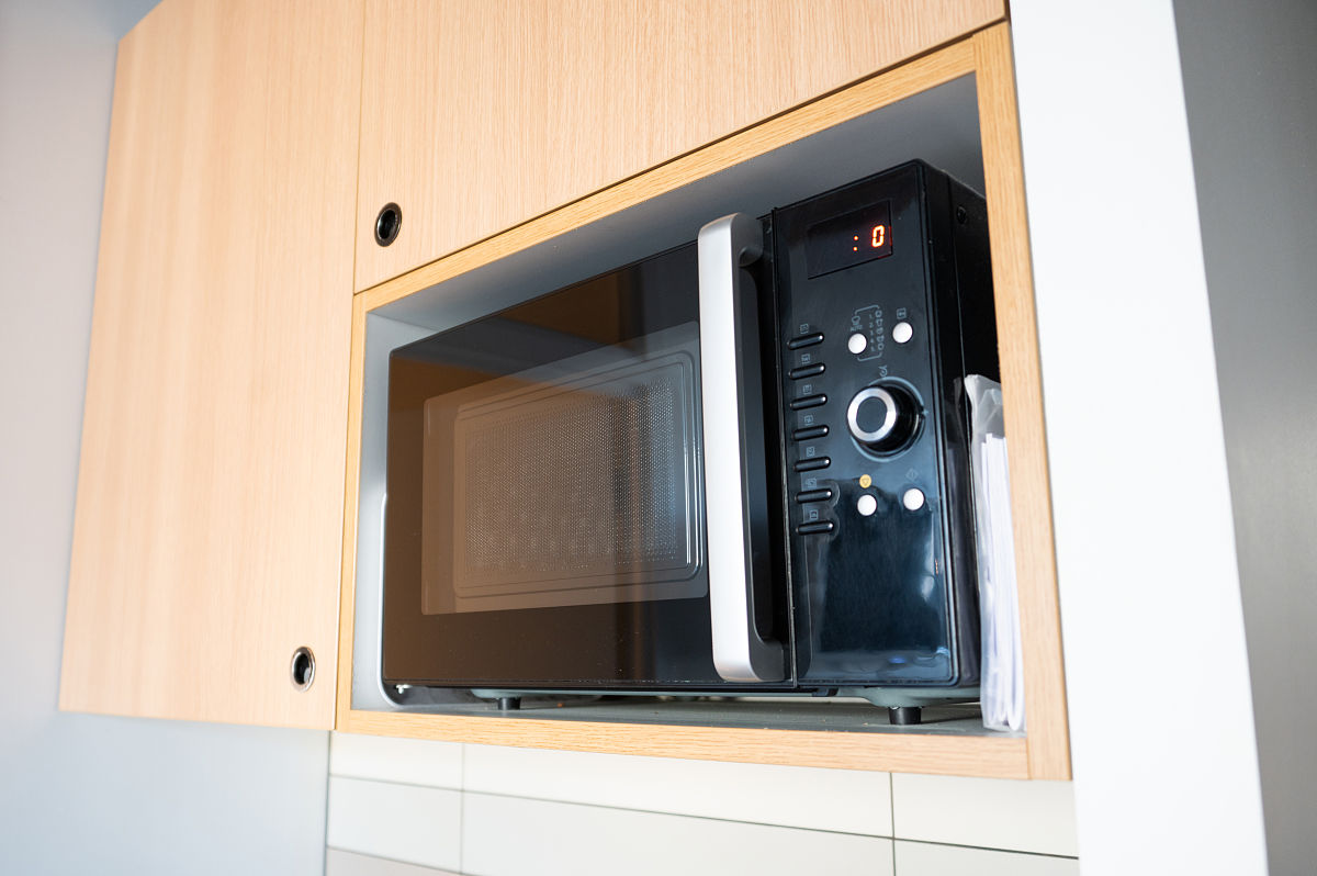 高功率微波：定义、应用及安全注意事项