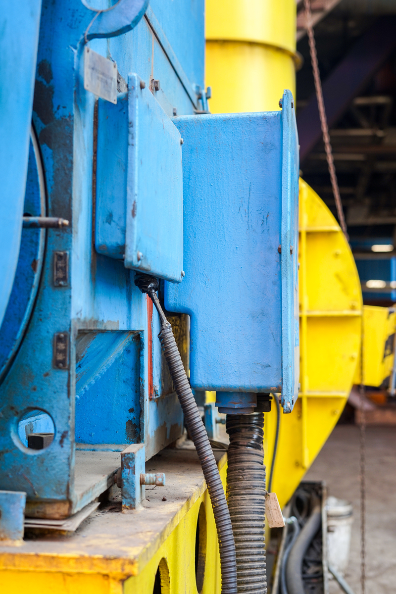 拉深模采用什么压力机设备