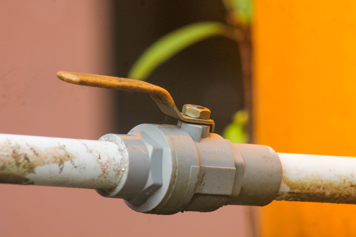 室内无承口柔性铸铁排水管卡箍连接安装技术要求