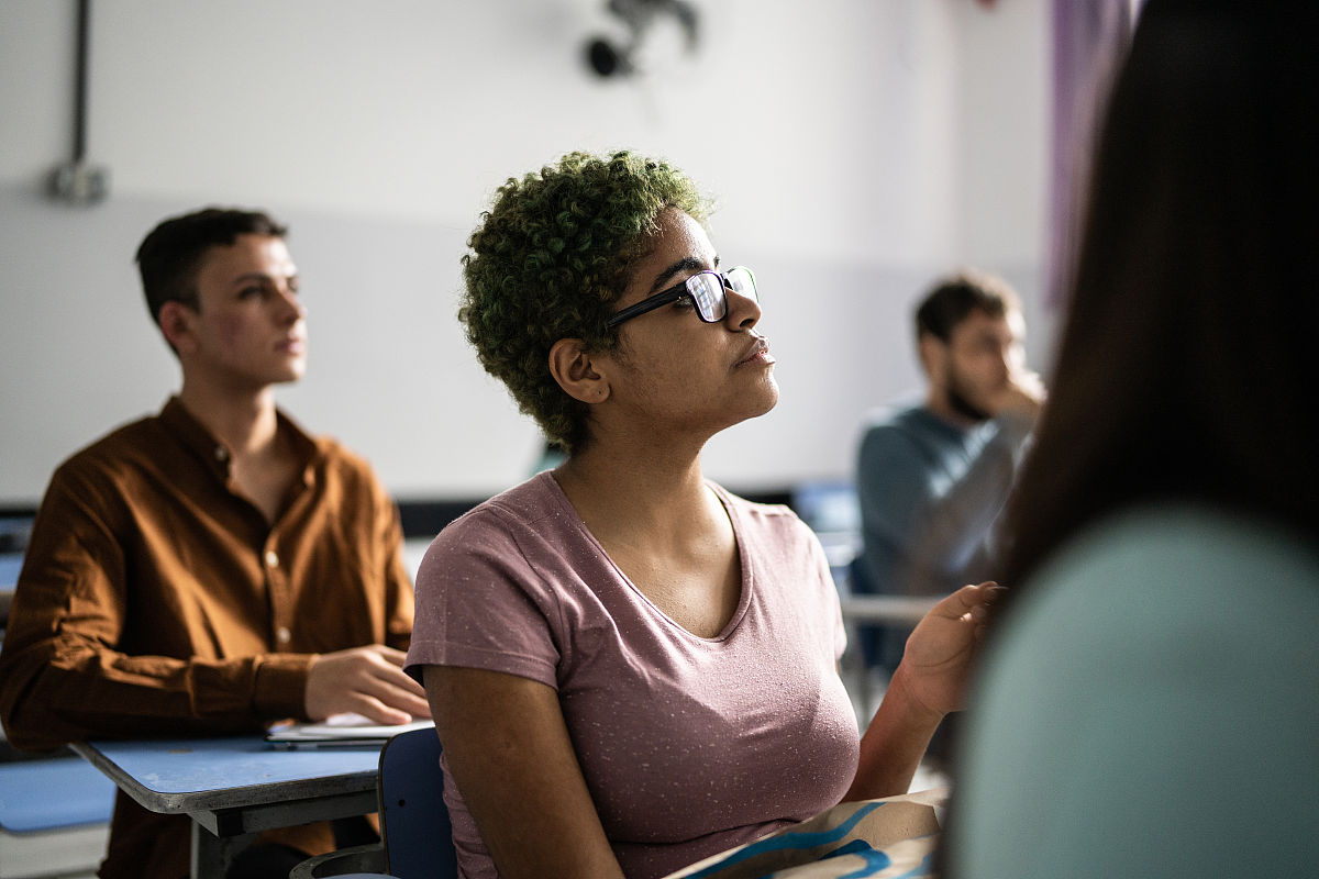 高中班级发展目标：培养全面发展、积极向上的优秀学子