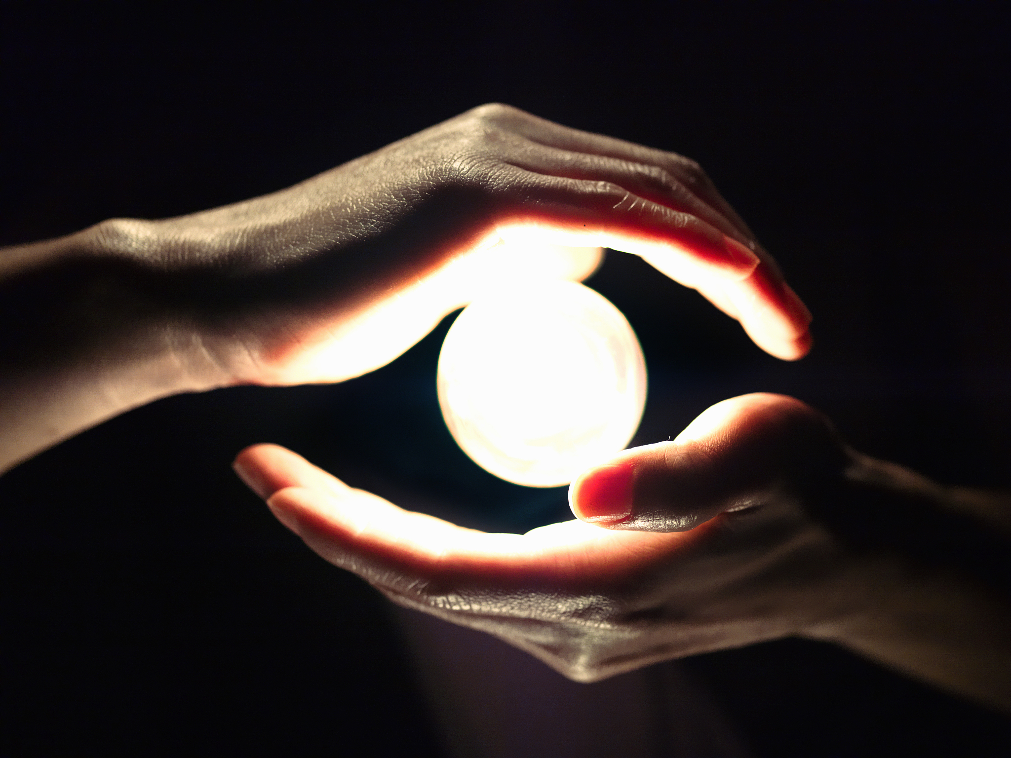 '呵呵~ 这可不是普通的按摩~'  |  心灵魔术与舒适体验