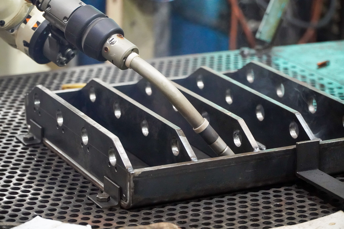 薄板零件加工技术研究综述