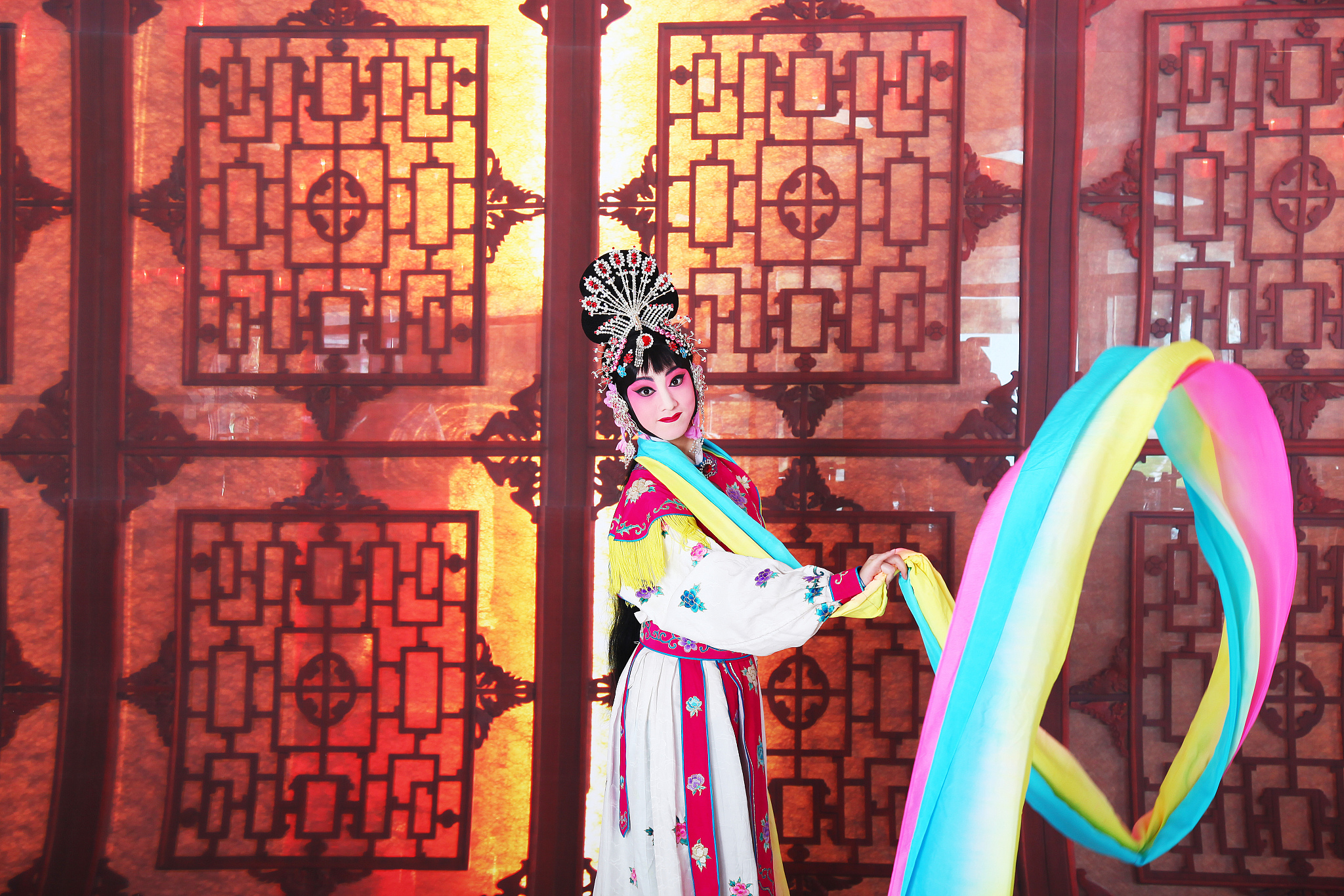 越剧新唱，传统戏曲出圈的流量密码：江南韵味引领潮流