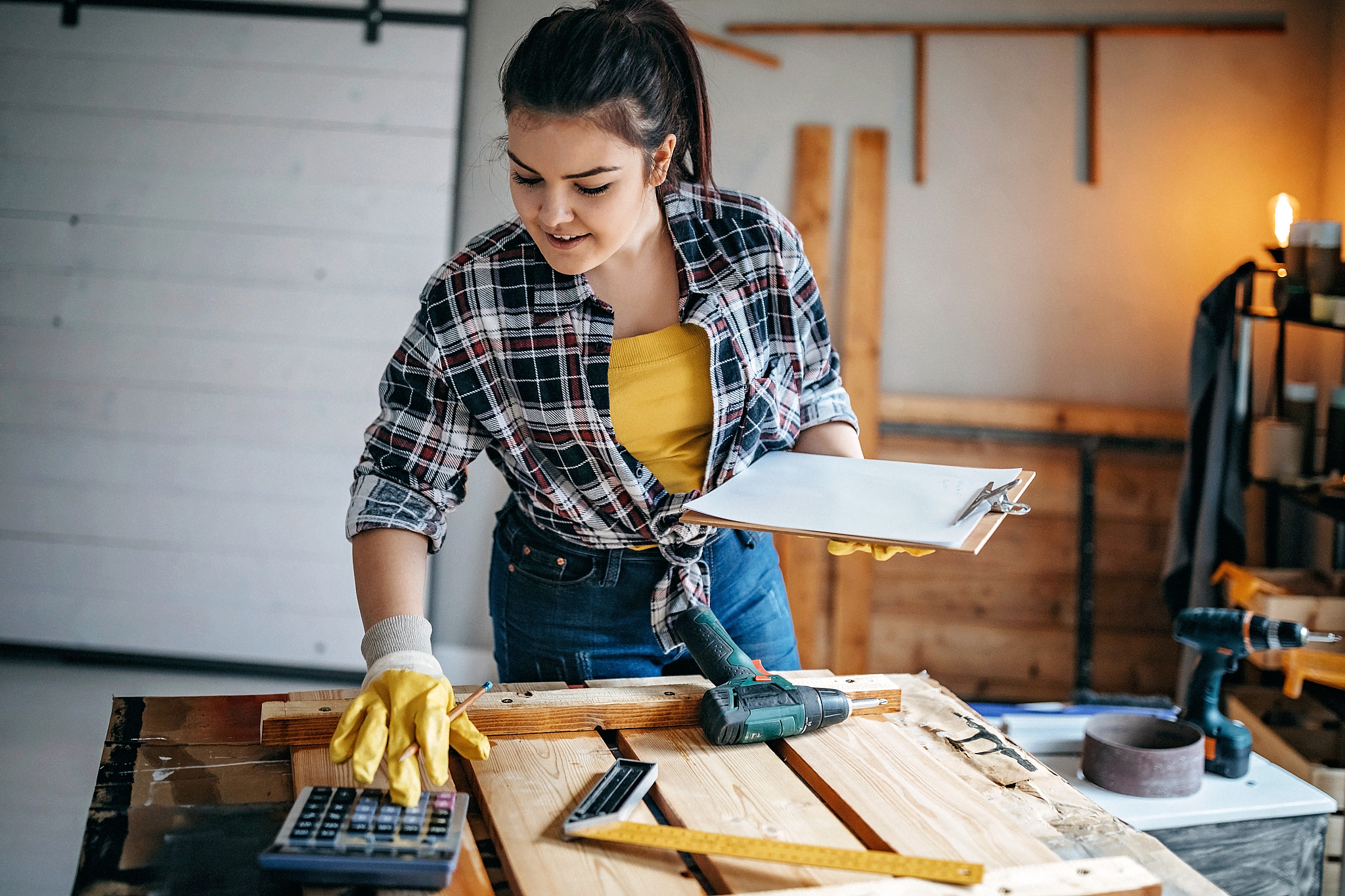 修改下面的文字使它更富有情感去年四月份工作之余+五一的成果全网20w+播放大学专业的知识倒是还能记起来一些。去年转行以后发现人生的路有很多适合自己的很乐意去做不合适的路无法再往前再踏出一步。给曾经的理想标上一个休止符。
