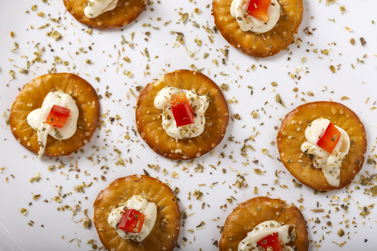 进水泡芙 - 创新美食，口感丰富！