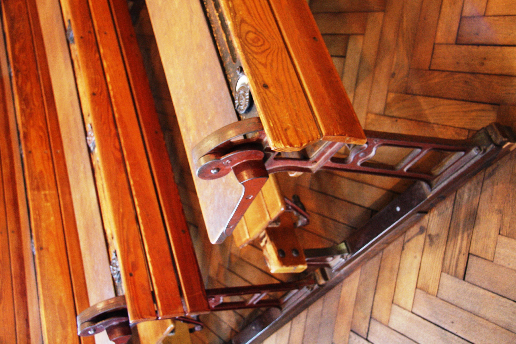 Hardtop Gazebo Review: Wood Grain Aluminum Frame, Steel Double Roof