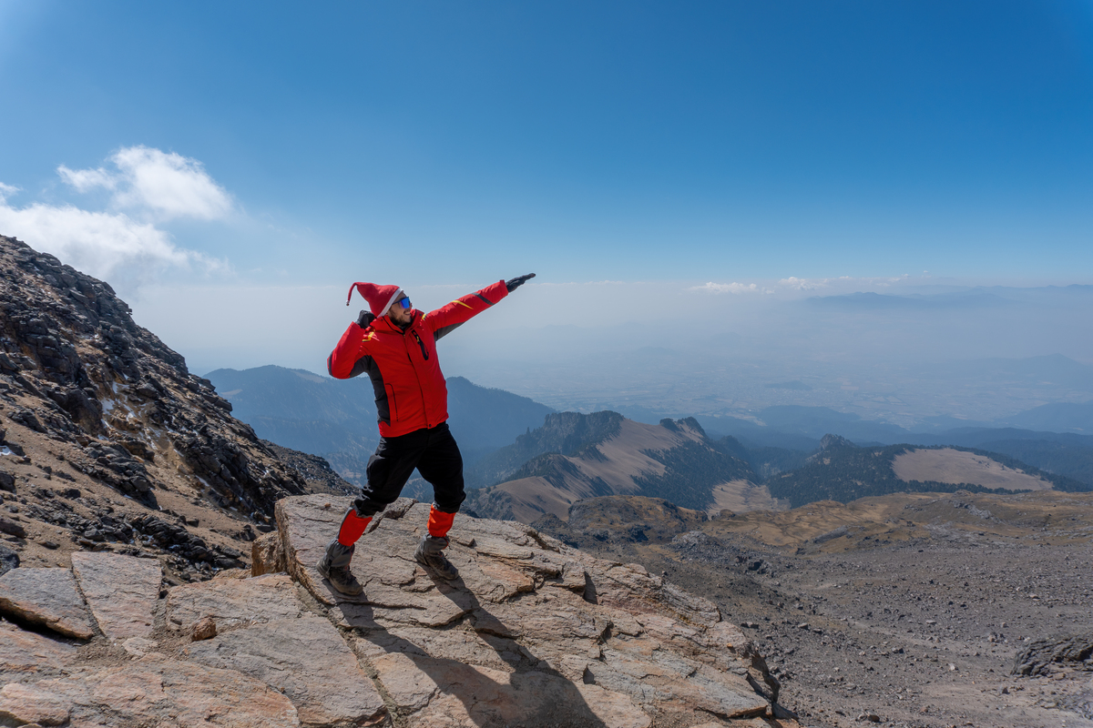 三月三登山感悟：坚持不懈，攀登巅峰