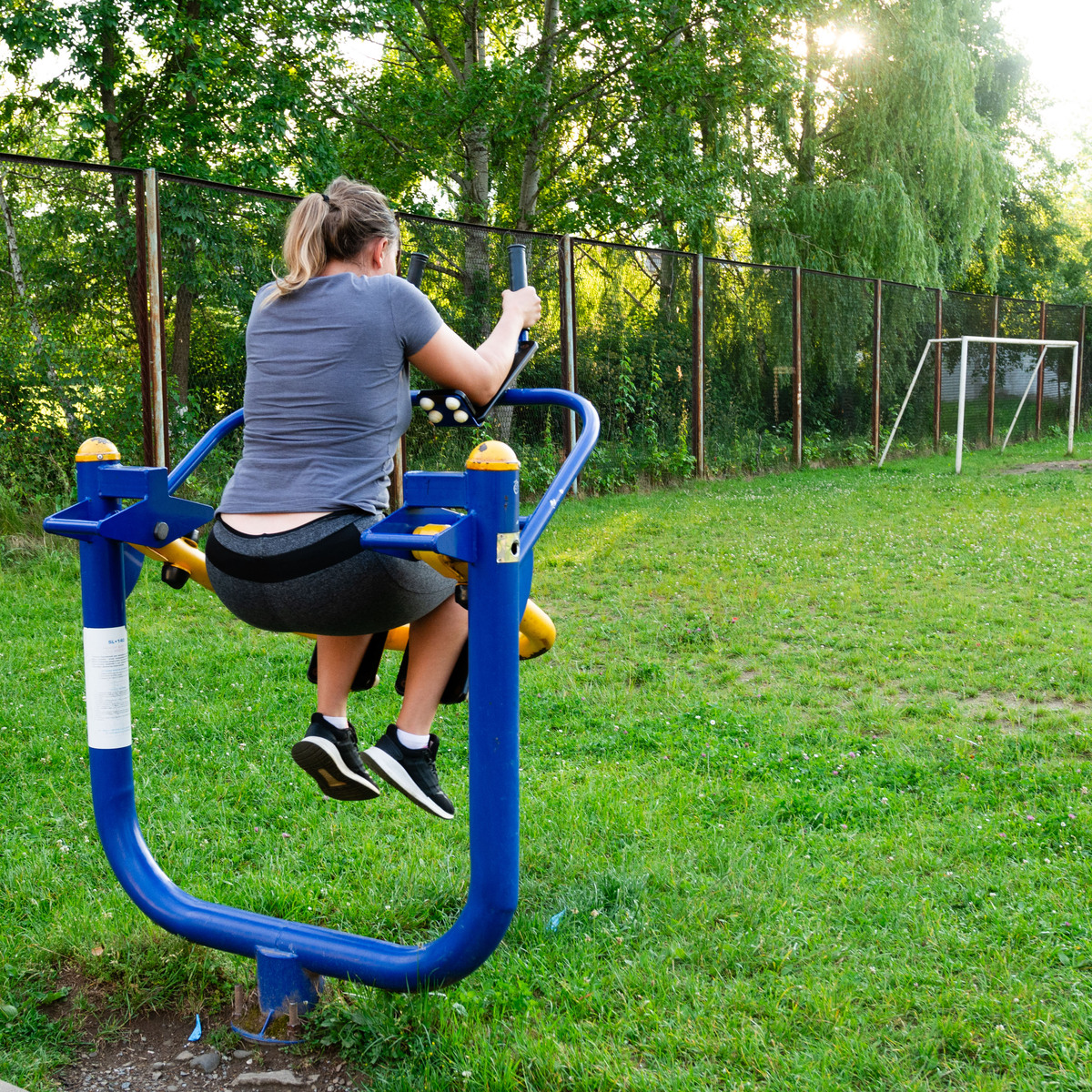 多功能健身器材设计说明书：满足健康美丽需求的创新产品