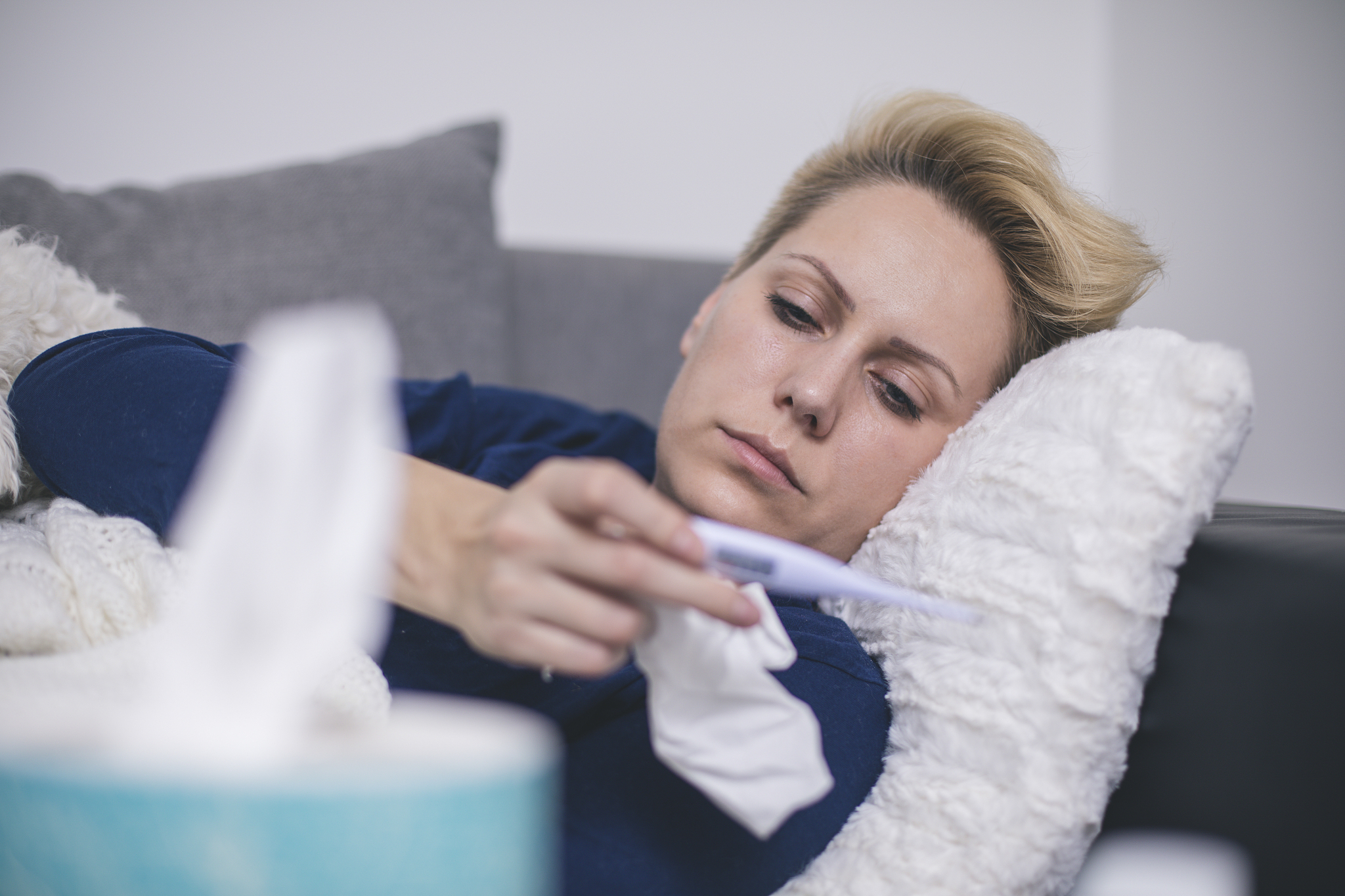 医疗案例分析：56岁男性入院，头痛伴异常行为