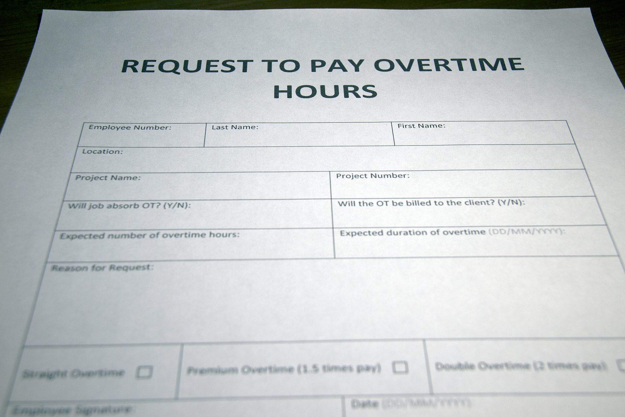 尽量正式。We have been entrusted to provide advice on the factors contributing to cargo damage and the corresponding obligations In light of this we have diligently scrutinized the pertinent document