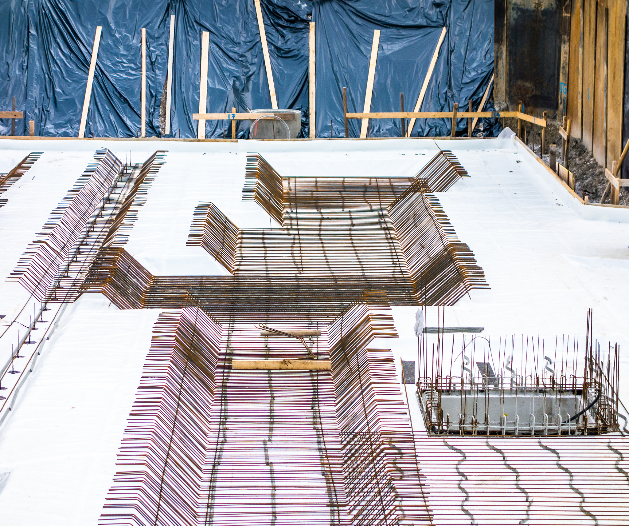 我是天津四方建筑工程有限公司的实习生专业建筑环境与能源应用工程实习日期2023626-630 232373-77日一共十天每天四百字的实习日志