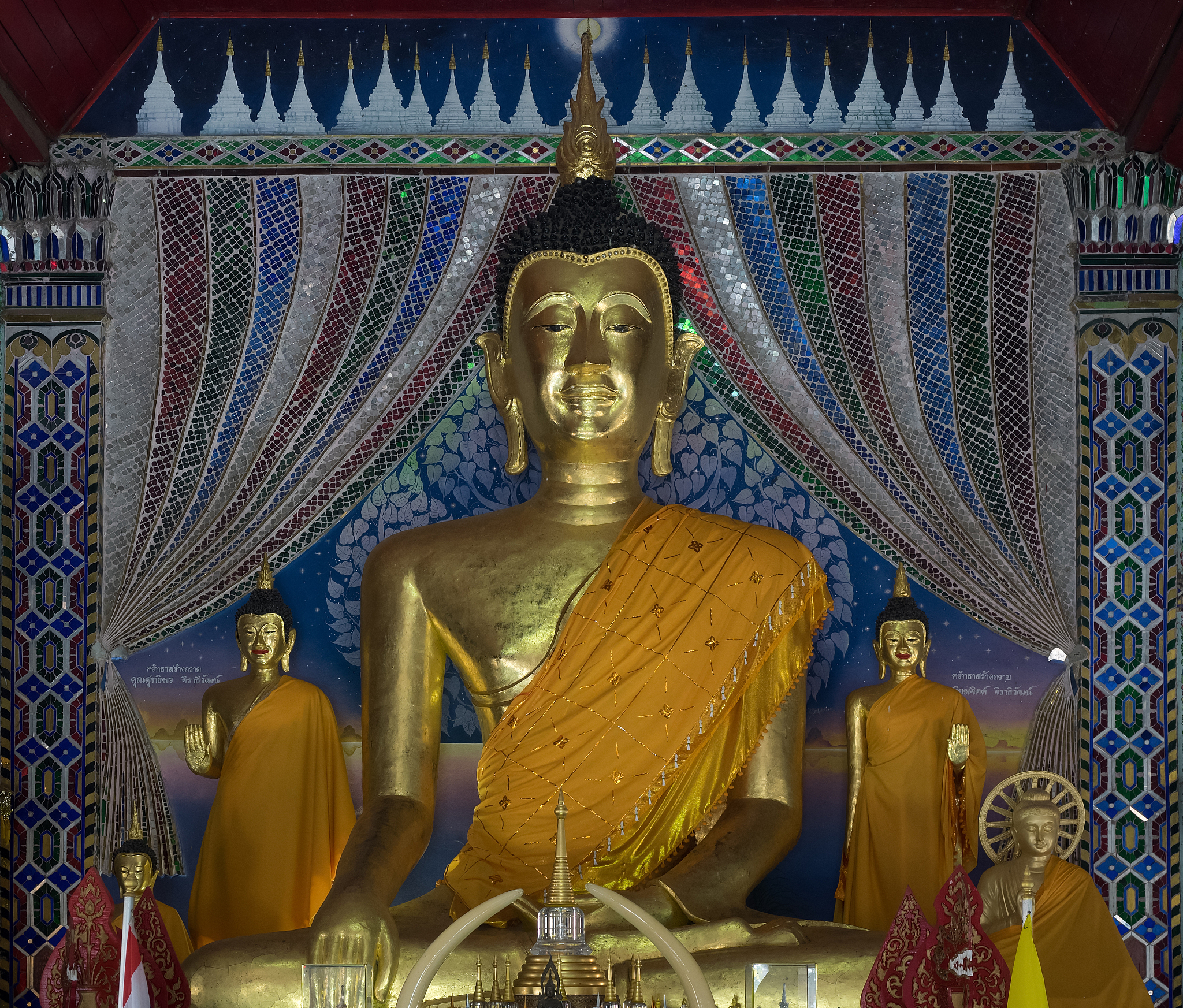 精炼成英文短句- Introduction to the introduction of Buddhism in China during the Han Dynasty- Buddhist architecture in China temples pagodas and grottoes- Initial Indian influence and subsequent Sinicization