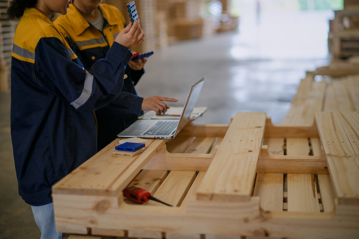 老师傅想考考鲁班的木工手艺