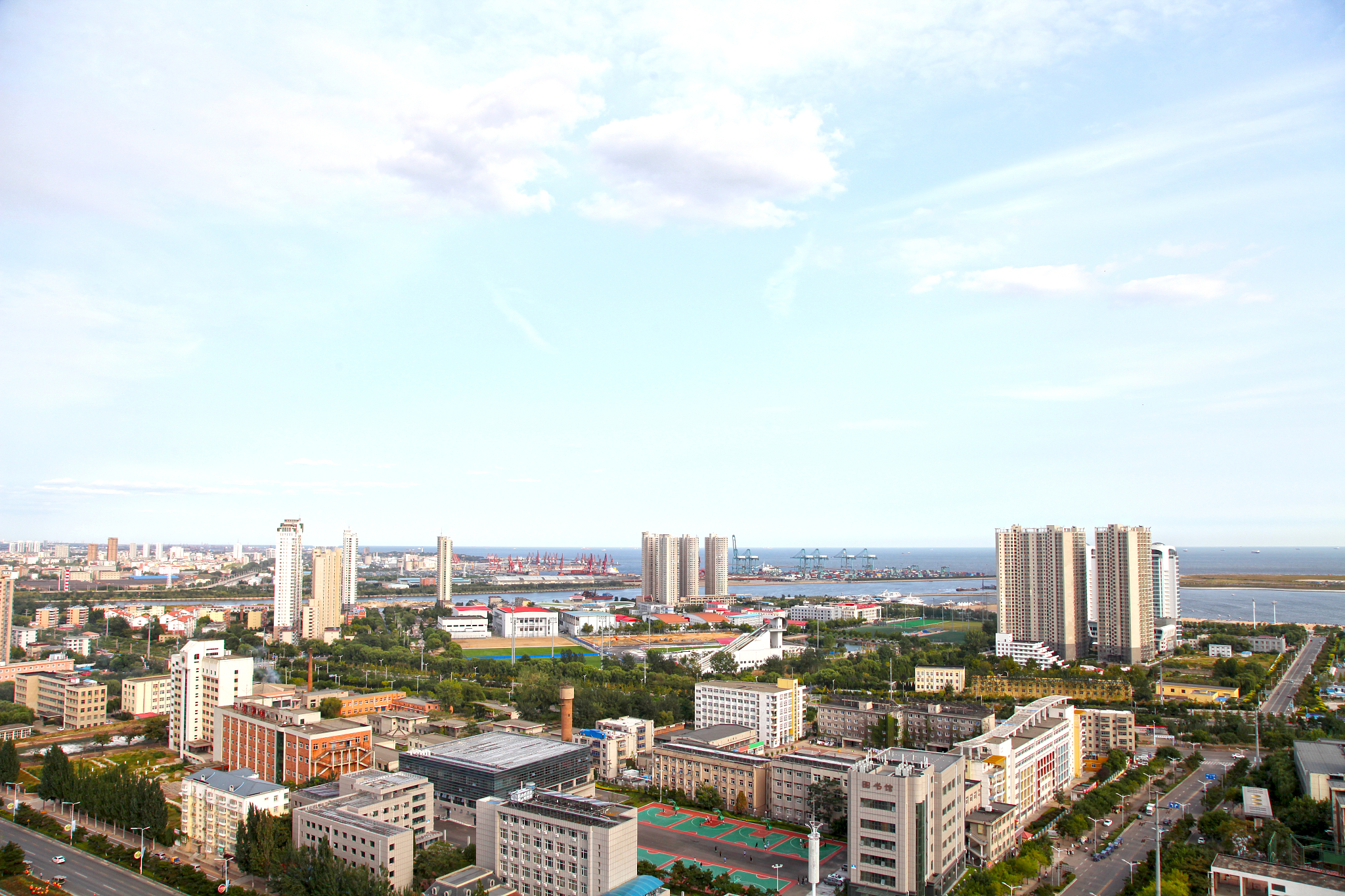 河北省秦皇岛城市建筑风光