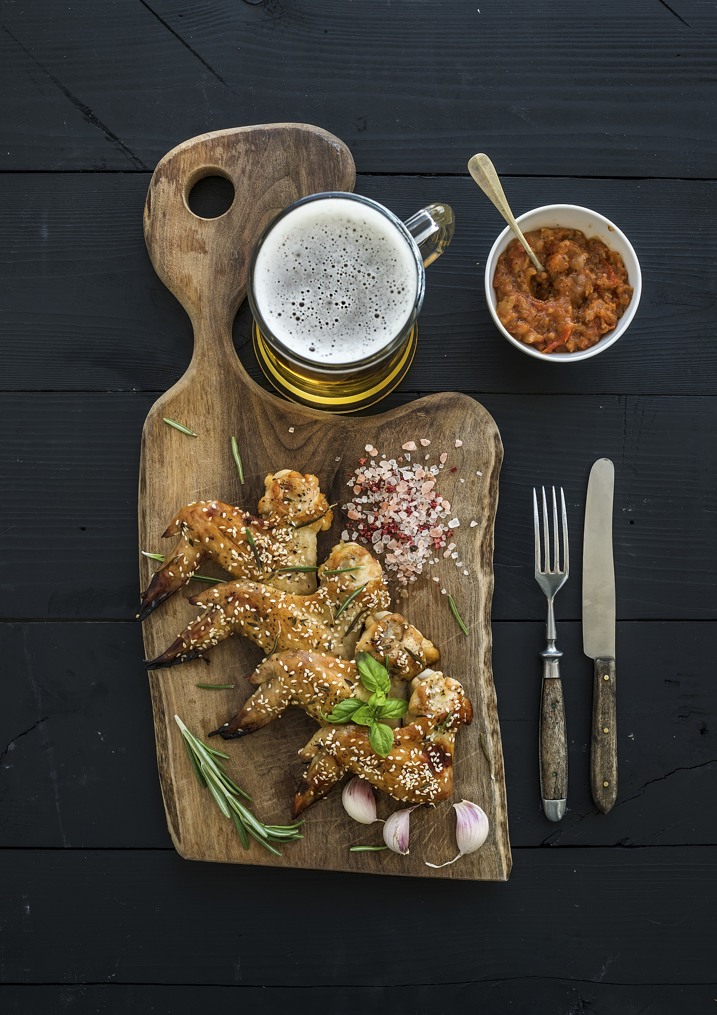 写一首烧烤的歌词 第一句是全国的烧烤那么多为什么只有淄博火。