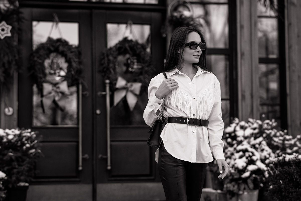 蒂凡尼的早餐男主的穿的服装是什么牌子的