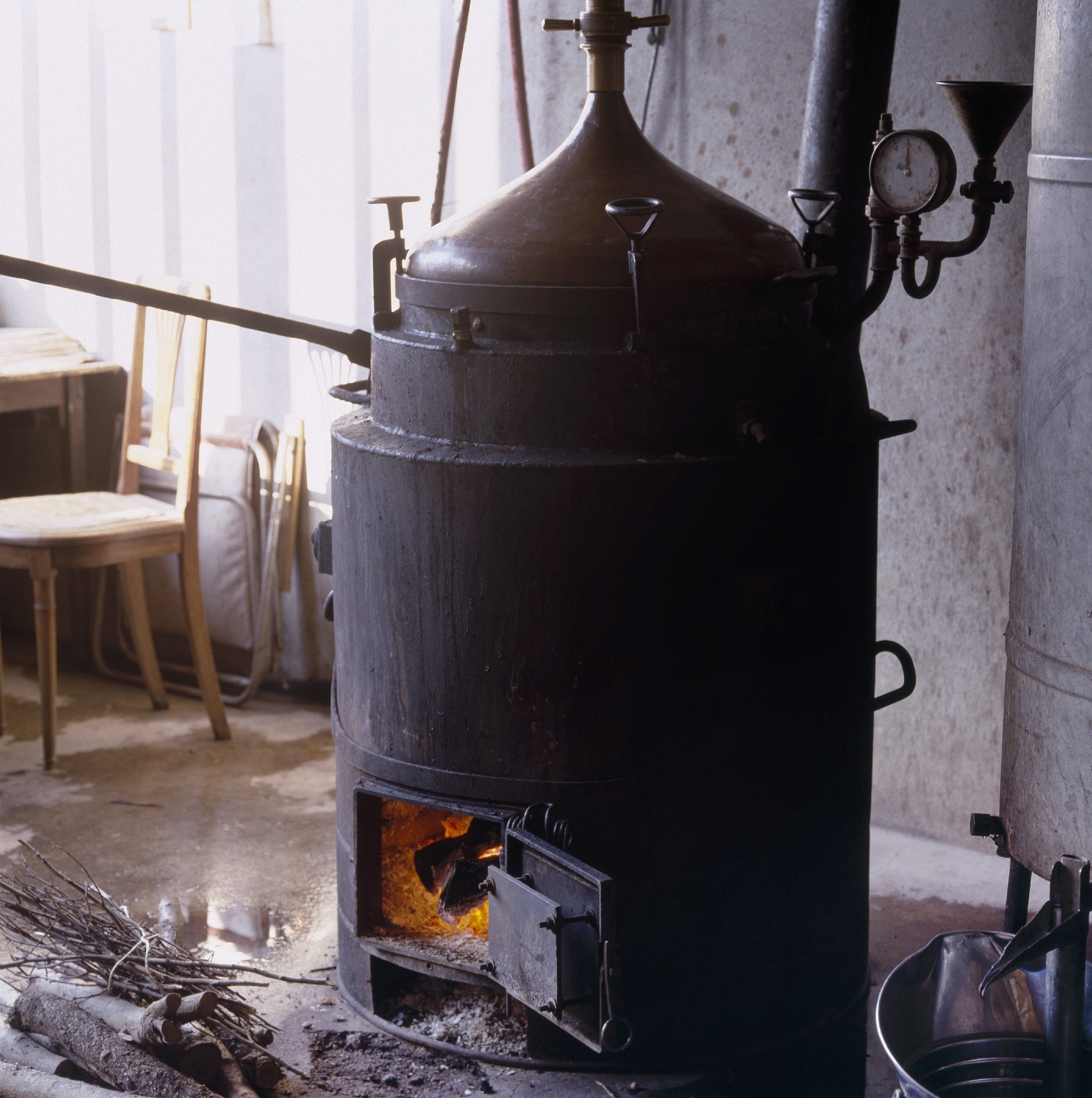 影响点香的感觉的差异具体的制造加工一步一步的具体流程和时间流程和工作流程请列一个表格出来