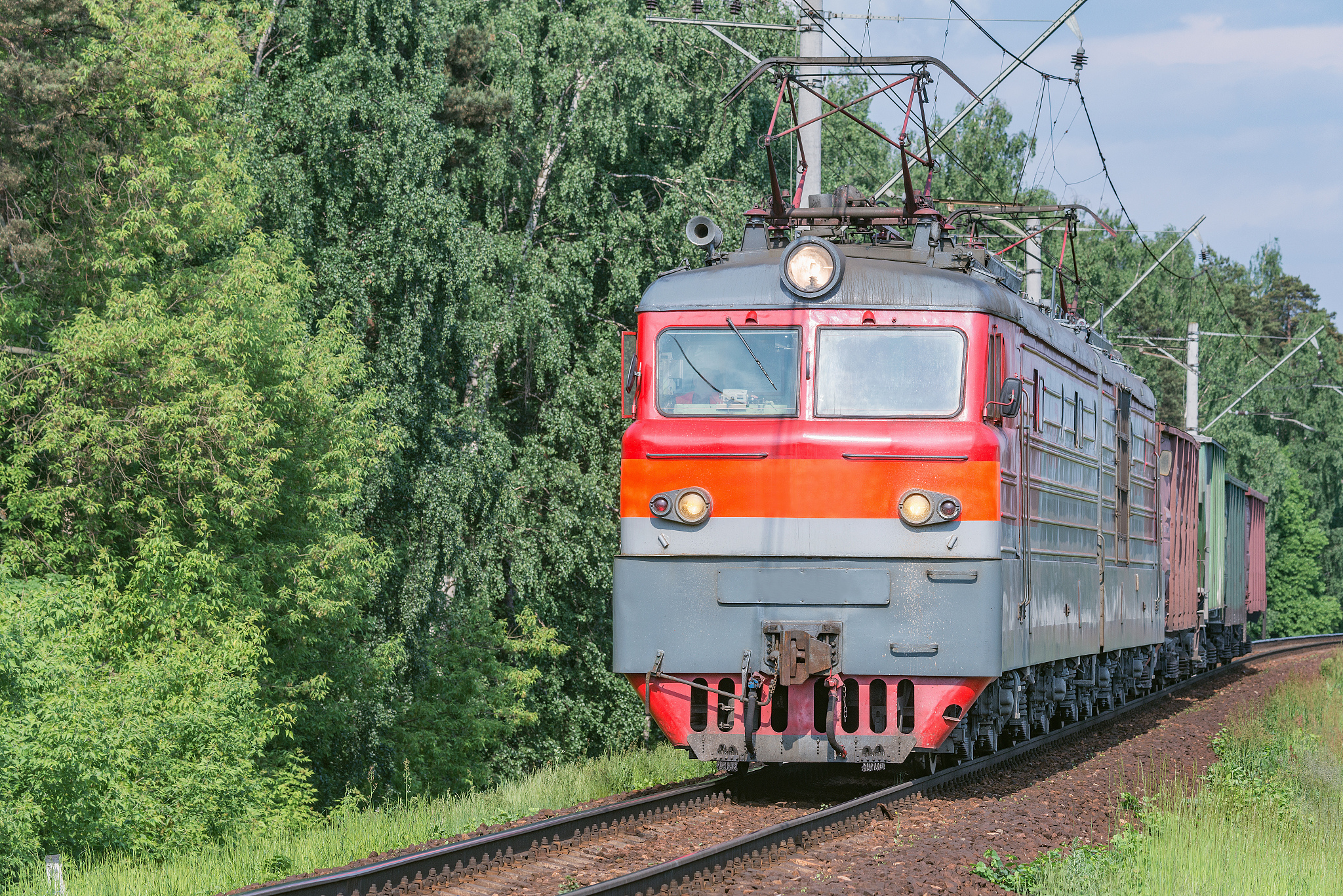 江苏2023年铁路学校热门专业推荐：就业前景、学习内容解析
