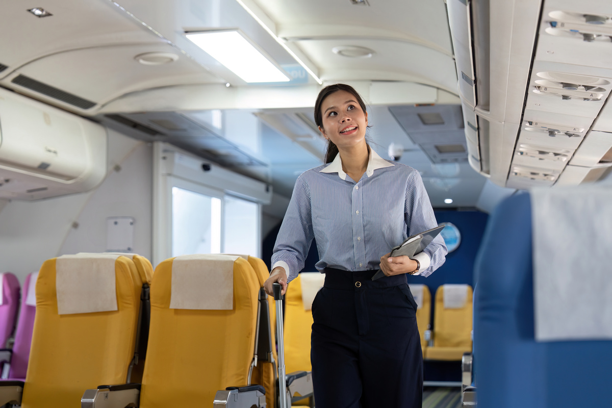 航机舱餐饮及娱乐服务：存在的问题及改进建议