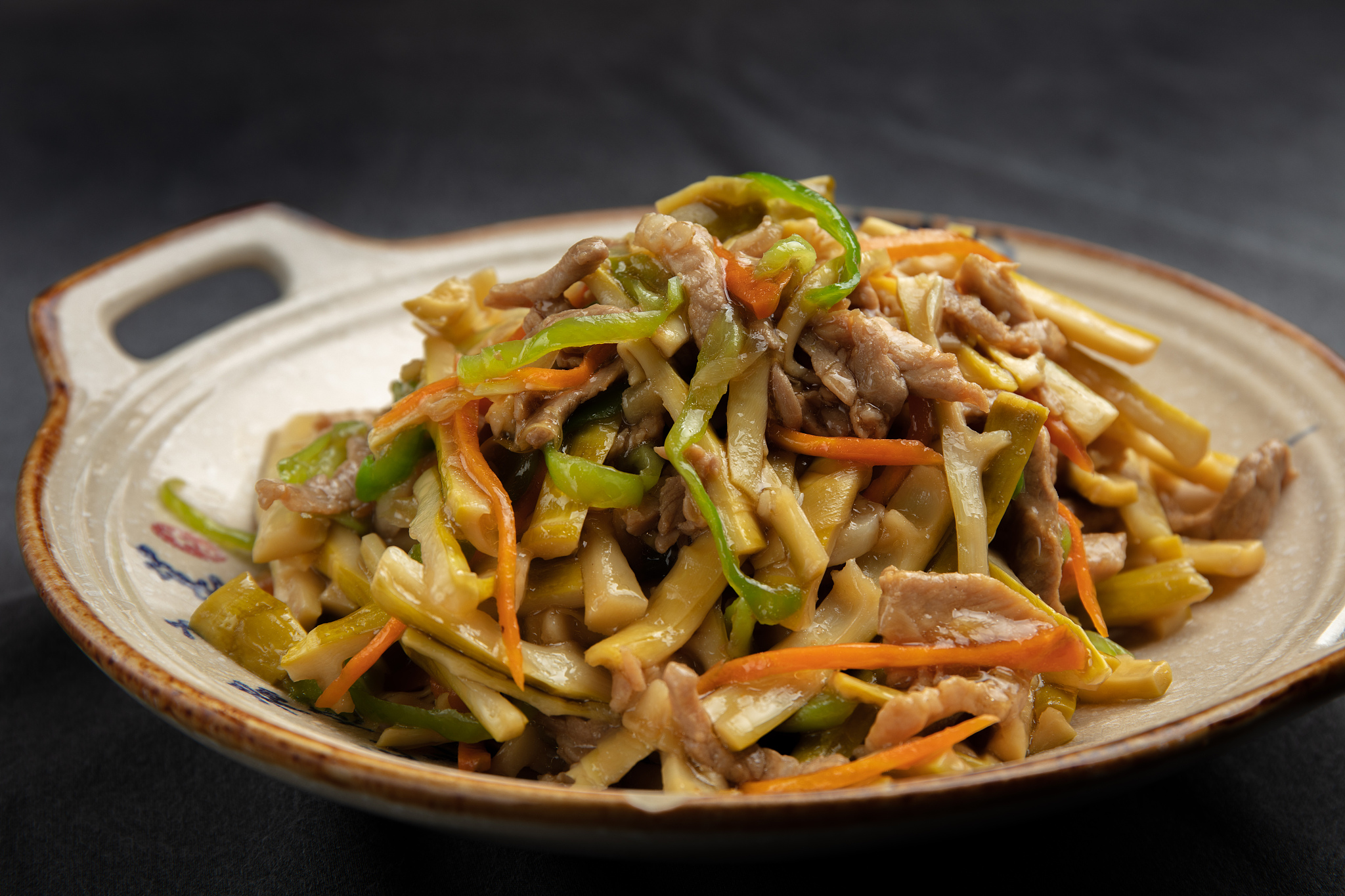 榨菜冬笋炒肉片：简单易学，口感爽脆，家常美味！