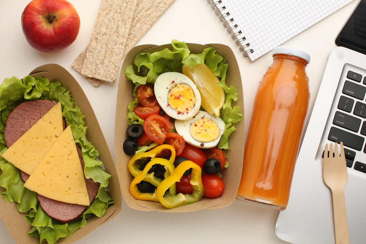 我有个朋友天天都吃外卖要怎么帮他