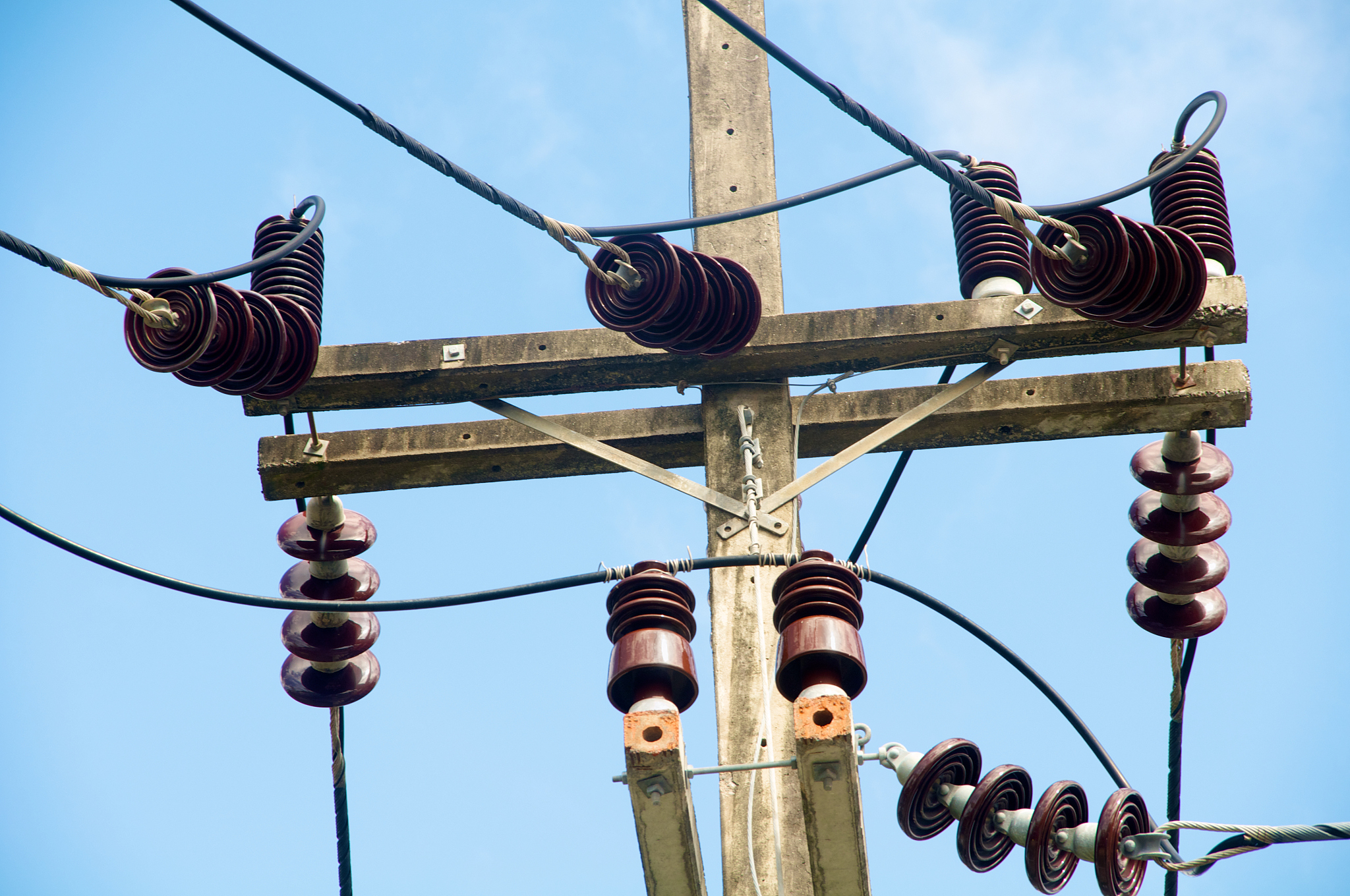 012是多少厘米012厘米。012厘米是12毫米。100年4mm的电缆线是什么规格