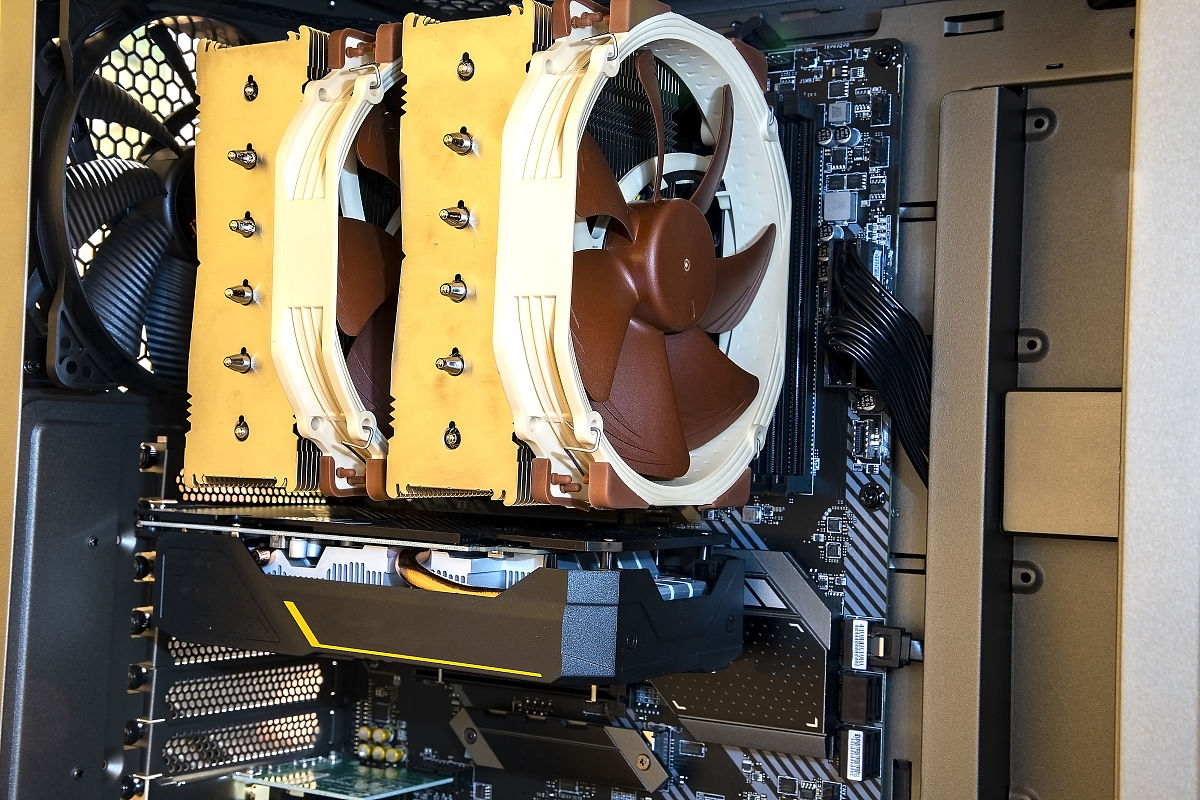 微星迫击炮 i5-12600KF 游戏电脑配置推荐 - 高性能，适合游戏、视频编辑