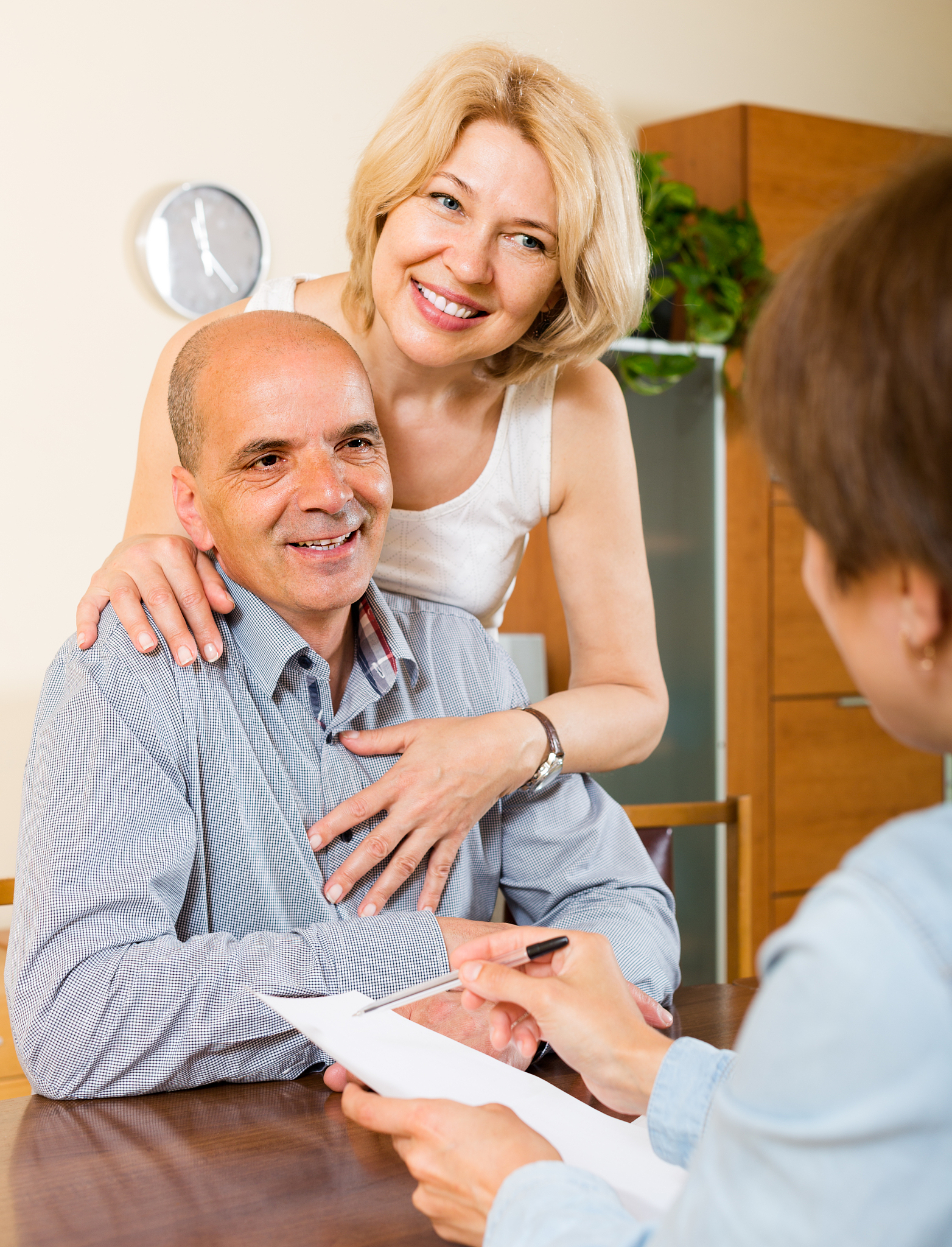 问卷调查样本特征分析及背景变量设置