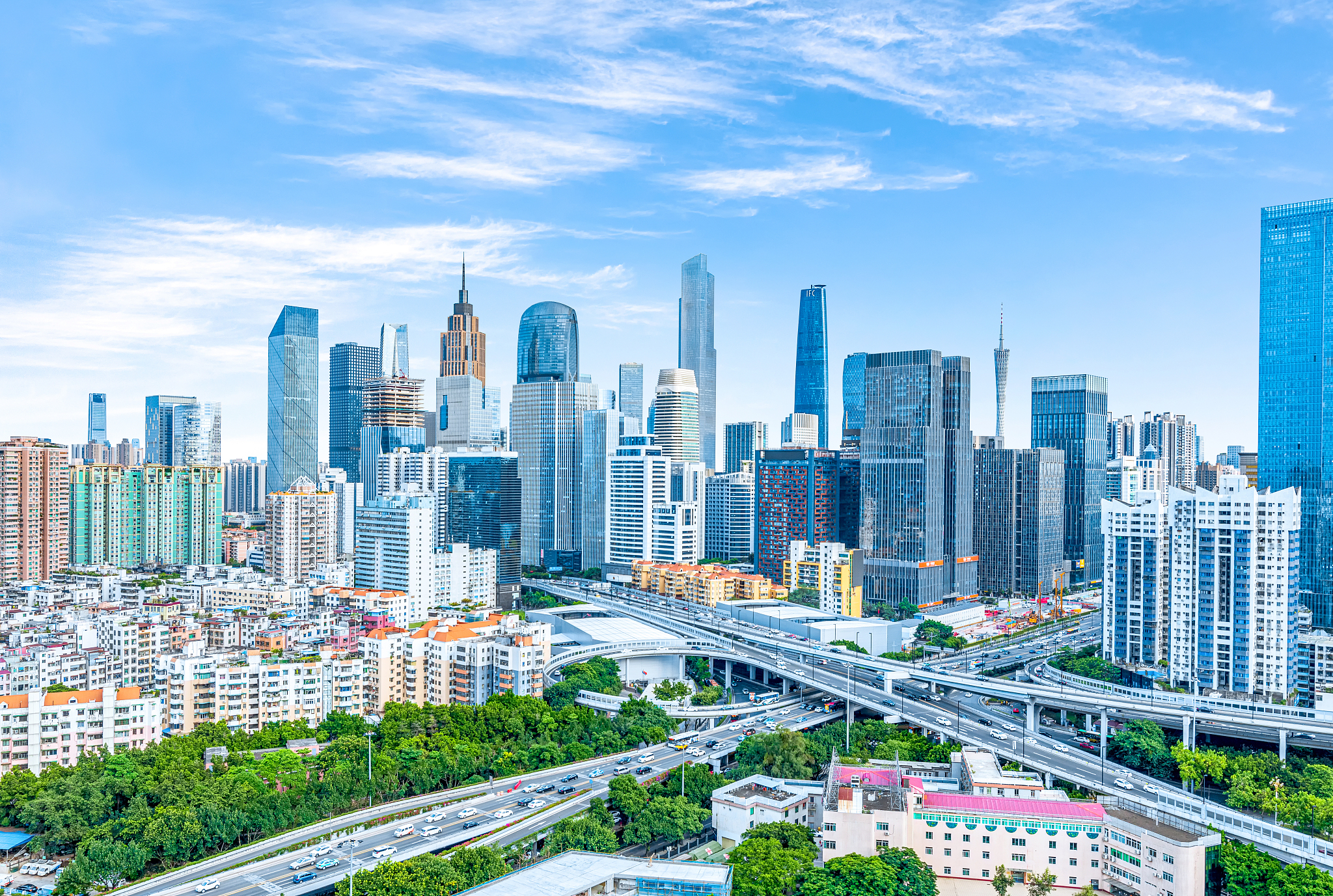 大概一个宣传片剧本三四百字左右